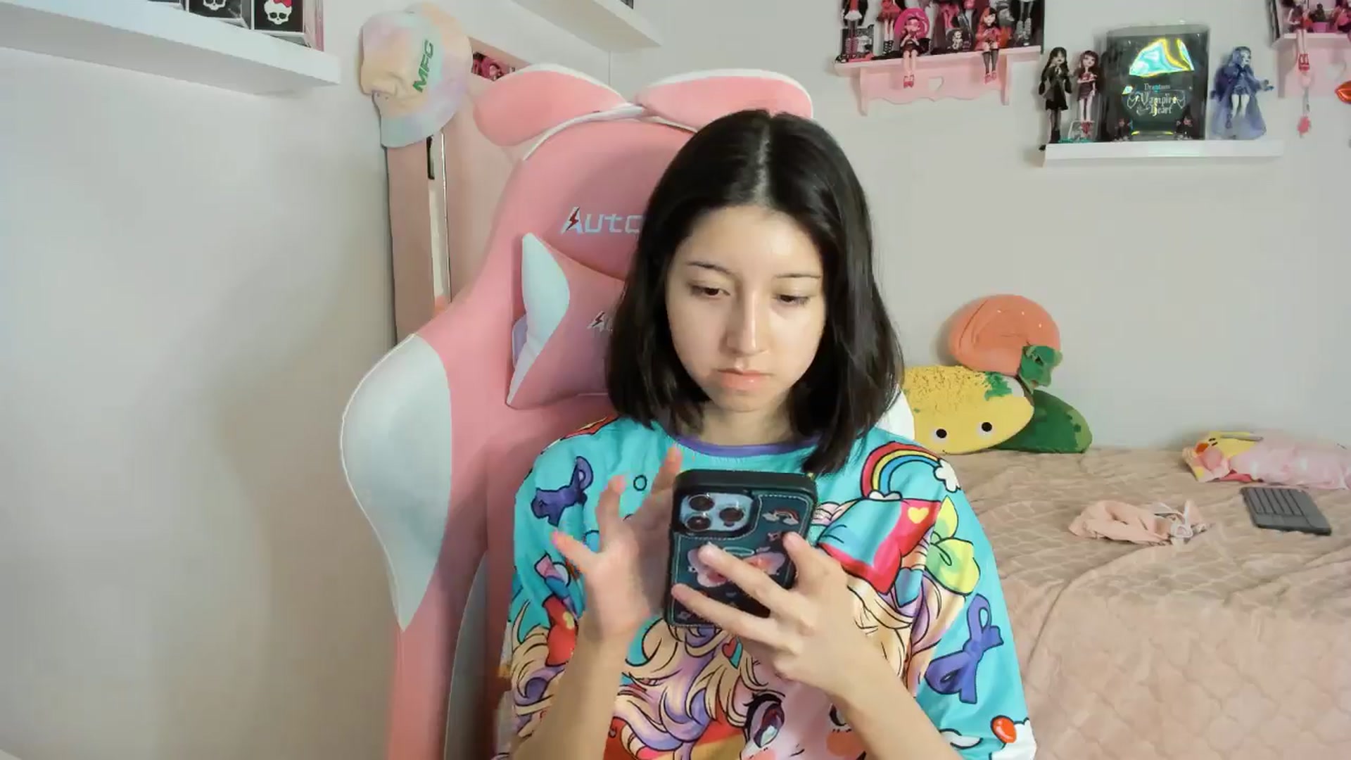 Gallery image thumbnail from Cherrycute666's myfreecams stream on, 11/11/2024, 10:38 image 19 of 20