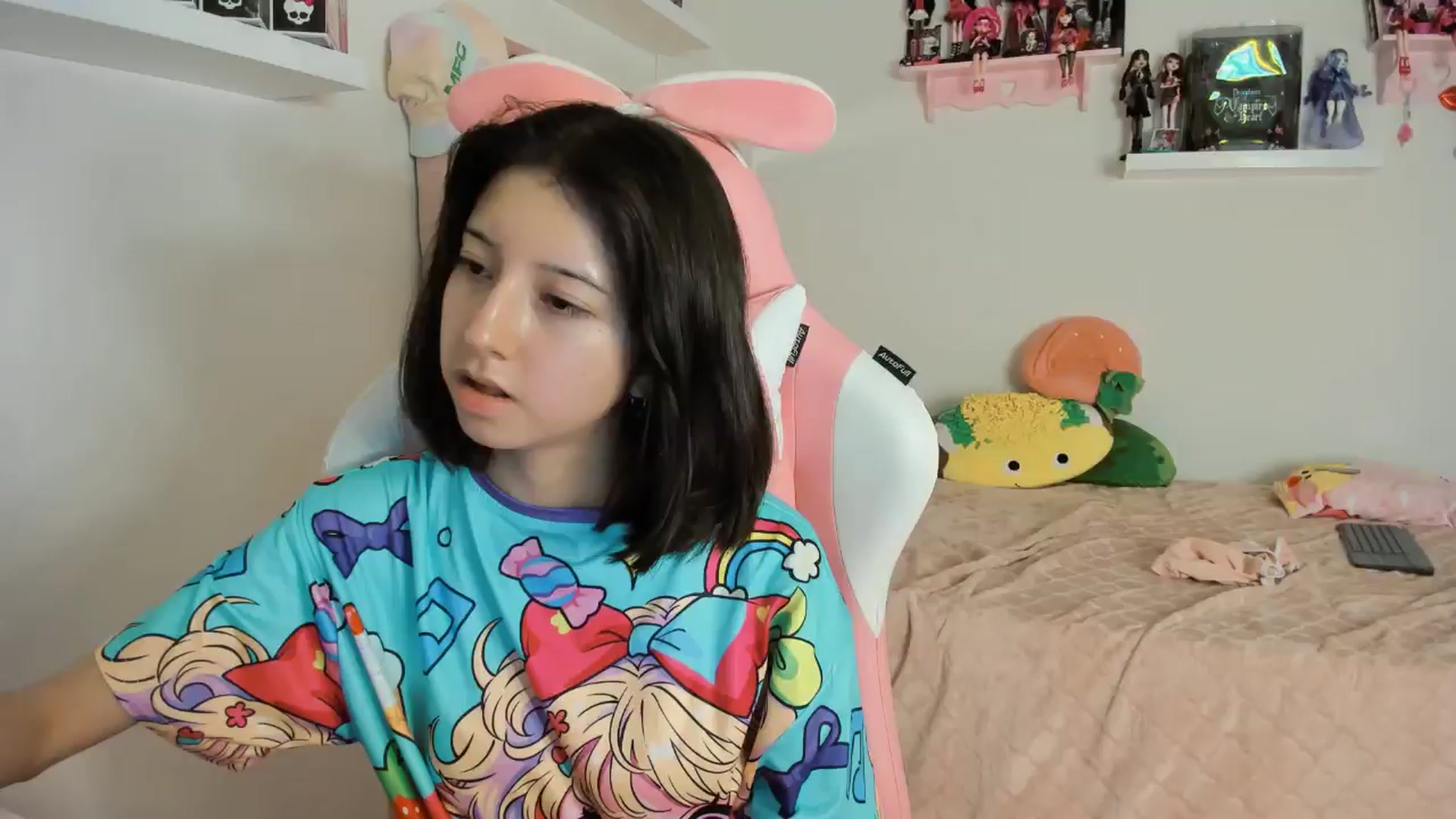 Gallery image thumbnail from Cherrycute666's myfreecams stream on, 11/11/2024, 10:56 image 2 of 20