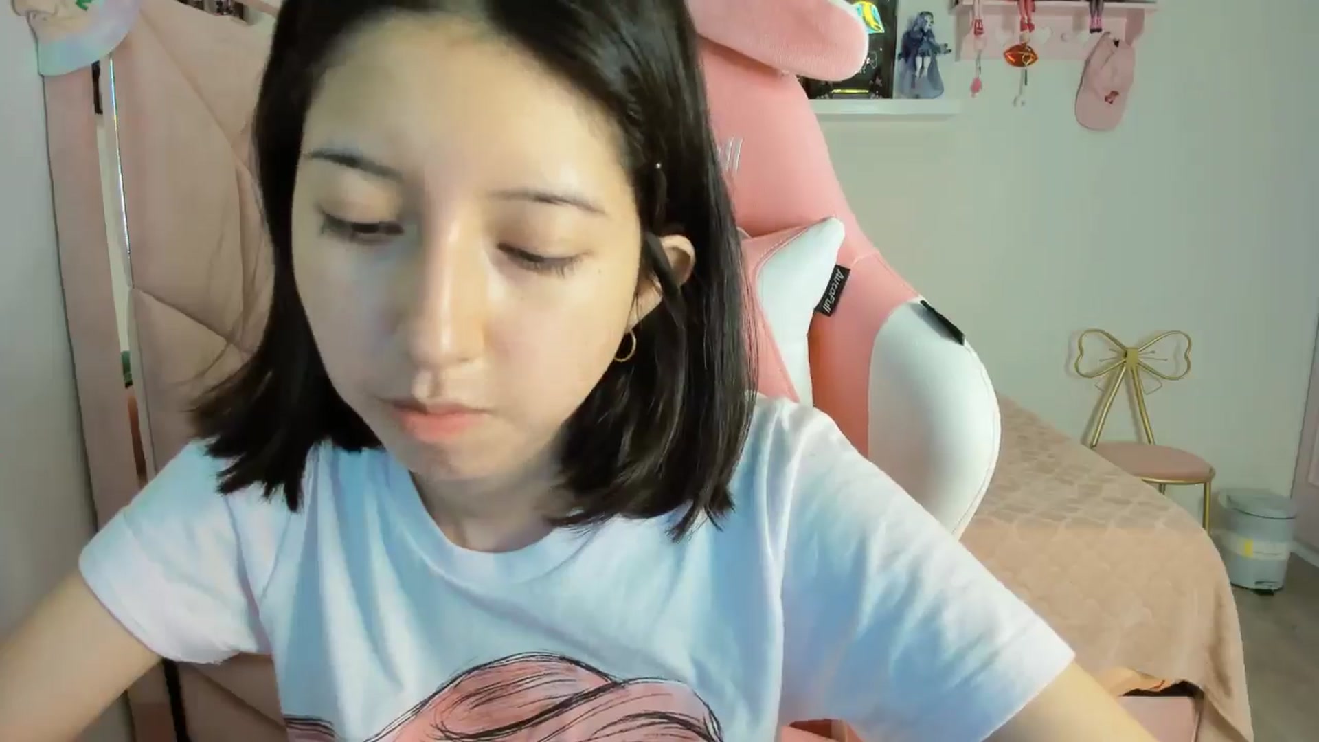 Gallery image thumbnail from Cherrycute666's myfreecams stream on, 11/12/2024, 03:43 image 2 of 20
