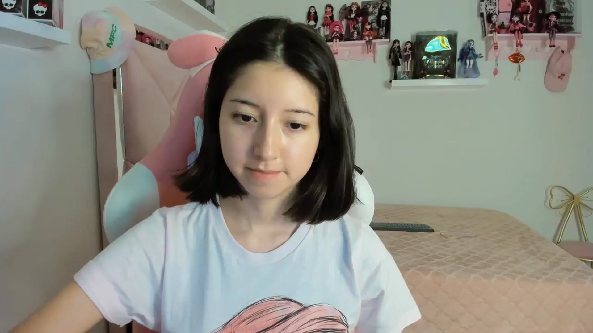 Gallery image thumbnail from Cherrycute666's myfreecams stream on, 11/12/2024, 03:43 image 11 of 20