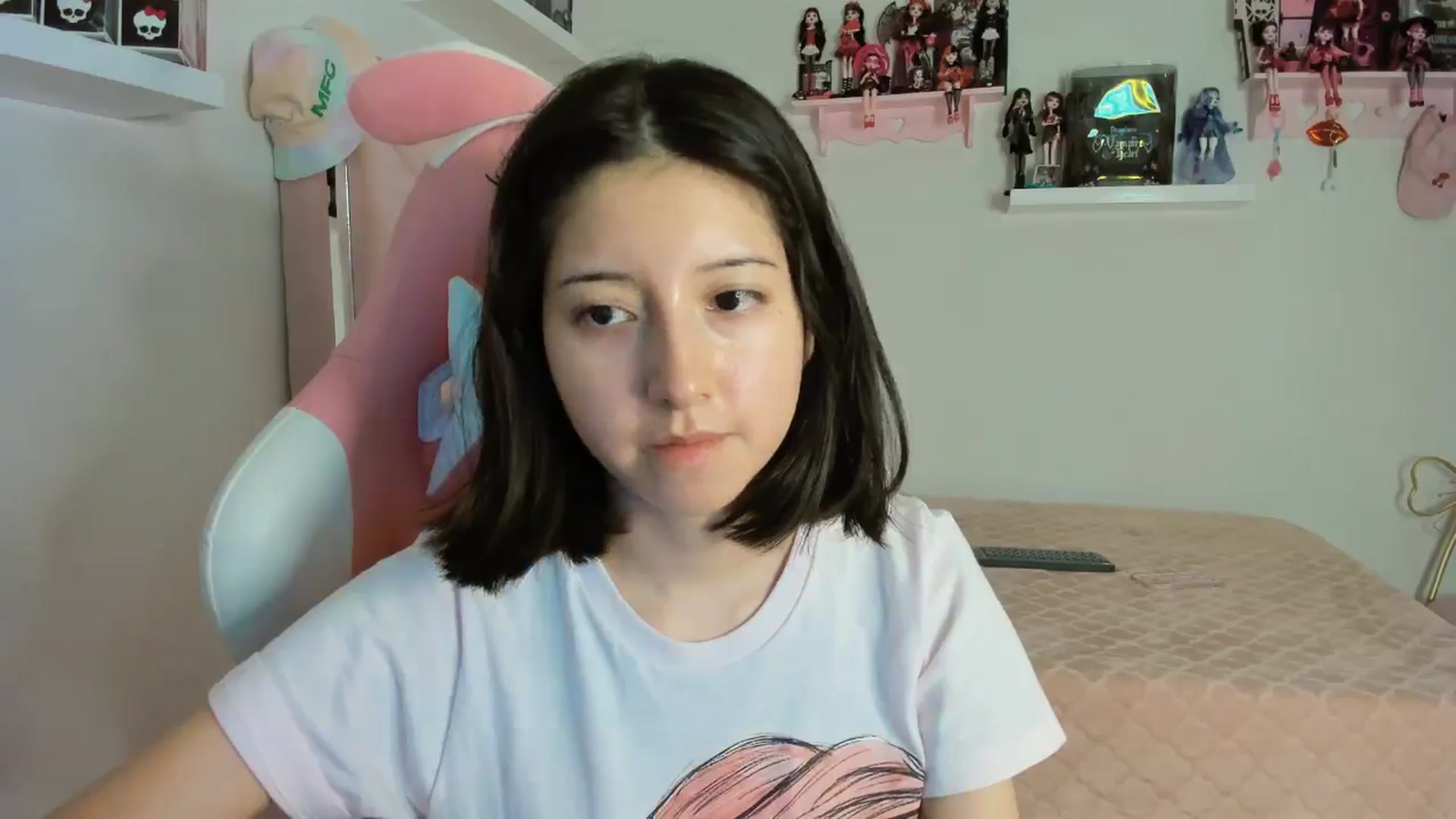 Gallery image thumbnail from Cherrycute666's myfreecams stream on, 11/12/2024, 03:43 image 12 of 20