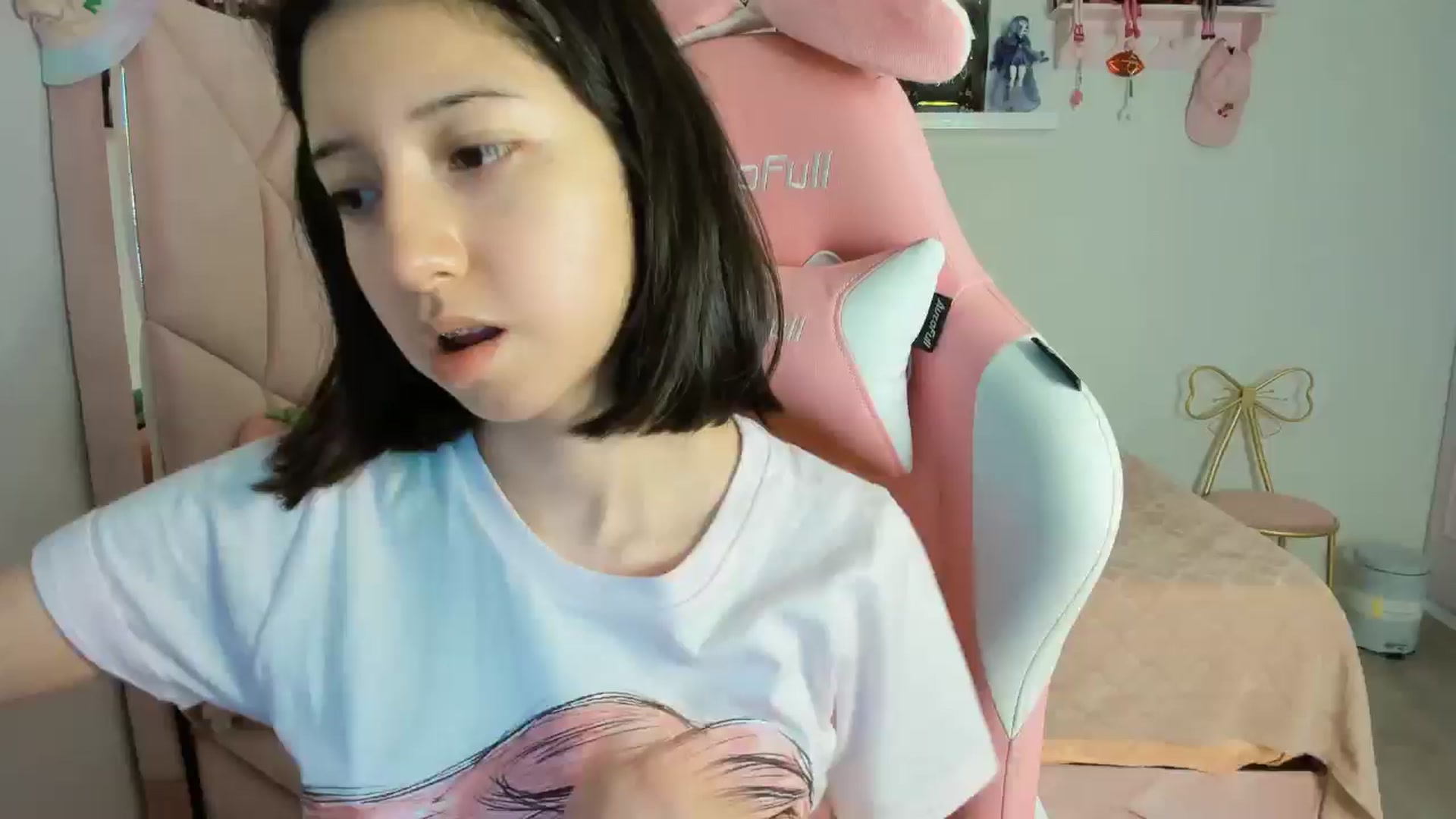 Gallery image thumbnail from Cherrycute666's myfreecams stream on, 11/12/2024, 03:43 image 1 of 20
