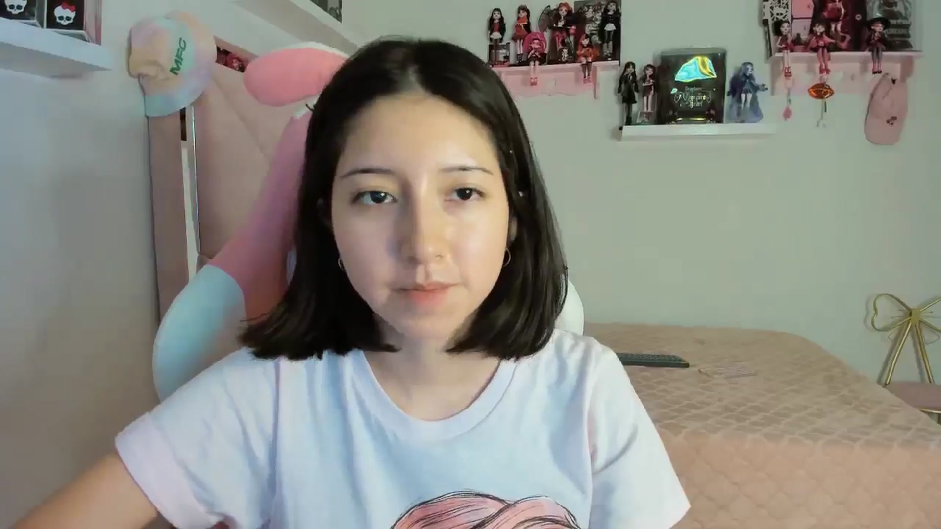 Gallery image thumbnail from Cherrycute666's myfreecams stream on, 11/12/2024, 03:43 image 10 of 20