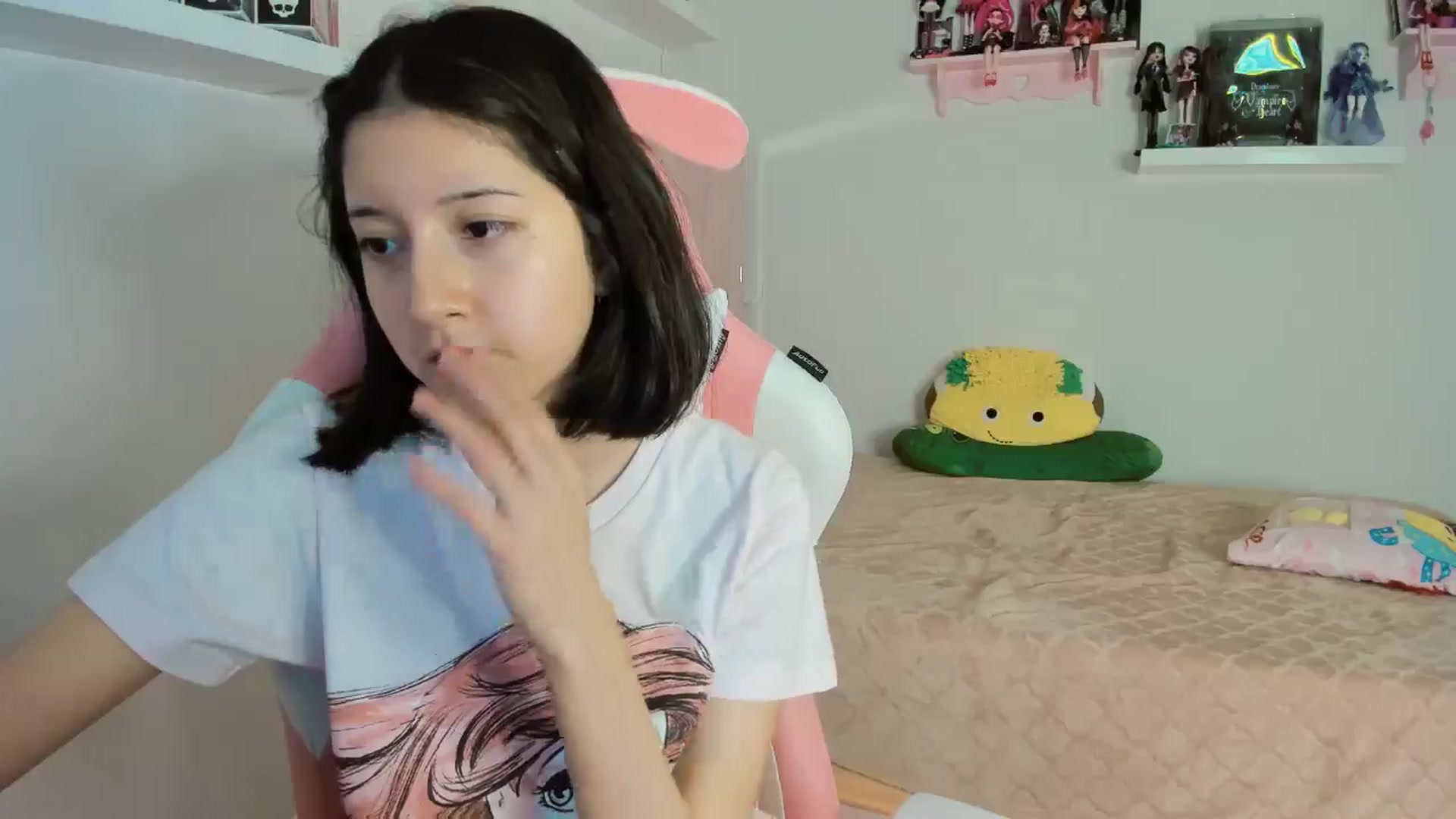 Gallery image thumbnail from Cherrycute666's myfreecams stream on, 11/12/2024, 06:16 image 5 of 20