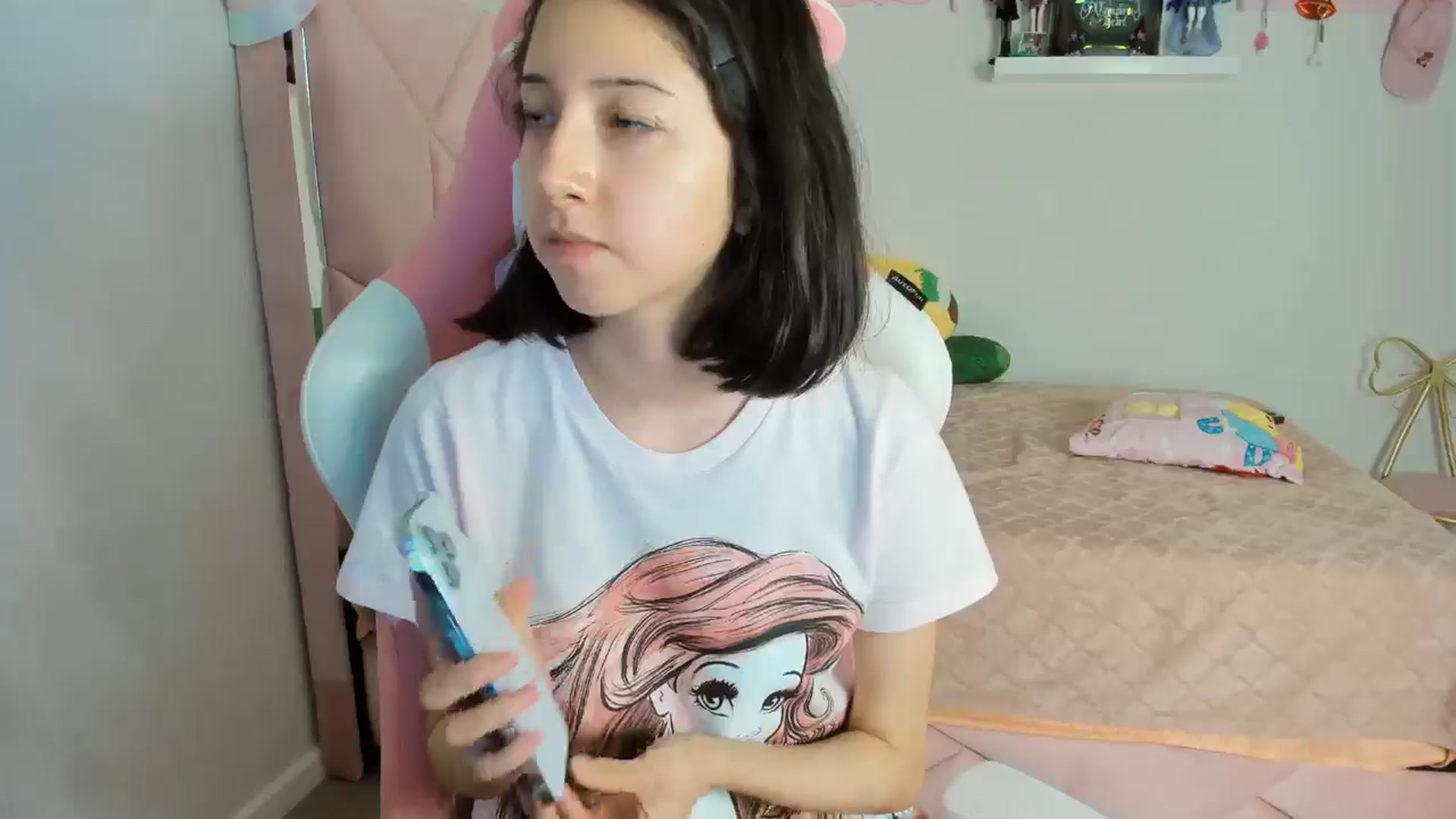 Gallery image thumbnail from Cherrycute666's myfreecams stream on, 11/12/2024, 06:16 image 3 of 20