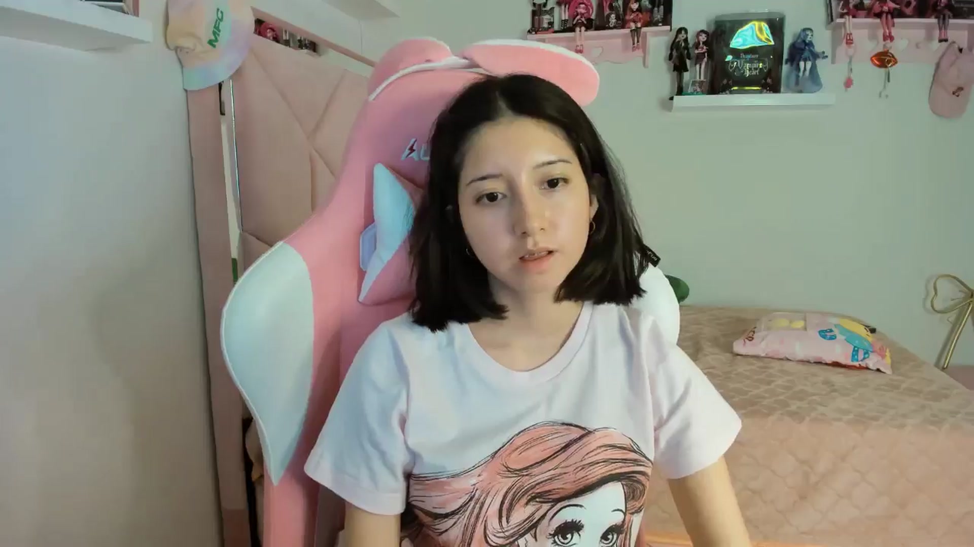 Gallery image thumbnail from Cherrycute666's myfreecams stream on, 11/12/2024, 07:02 image 11 of 20