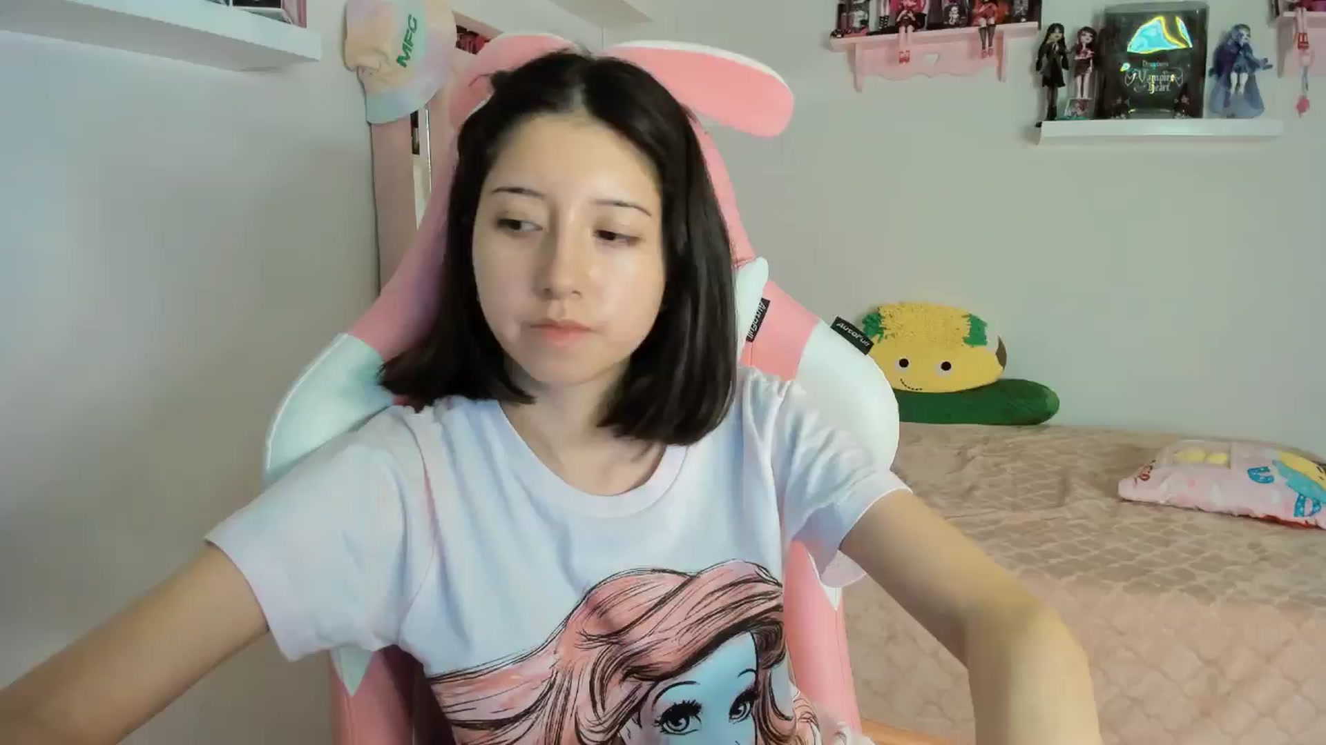 Gallery image thumbnail from Cherrycute666's myfreecams stream on, 11/12/2024, 07:02 image 4 of 20