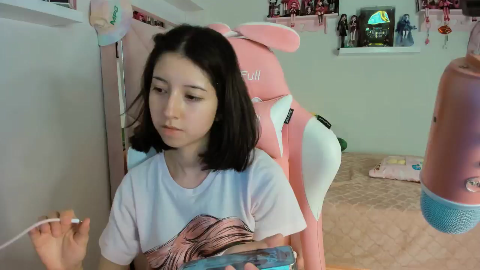 Gallery image thumbnail from Cherrycute666's myfreecams stream on, 11/12/2024, 07:02 image 7 of 20