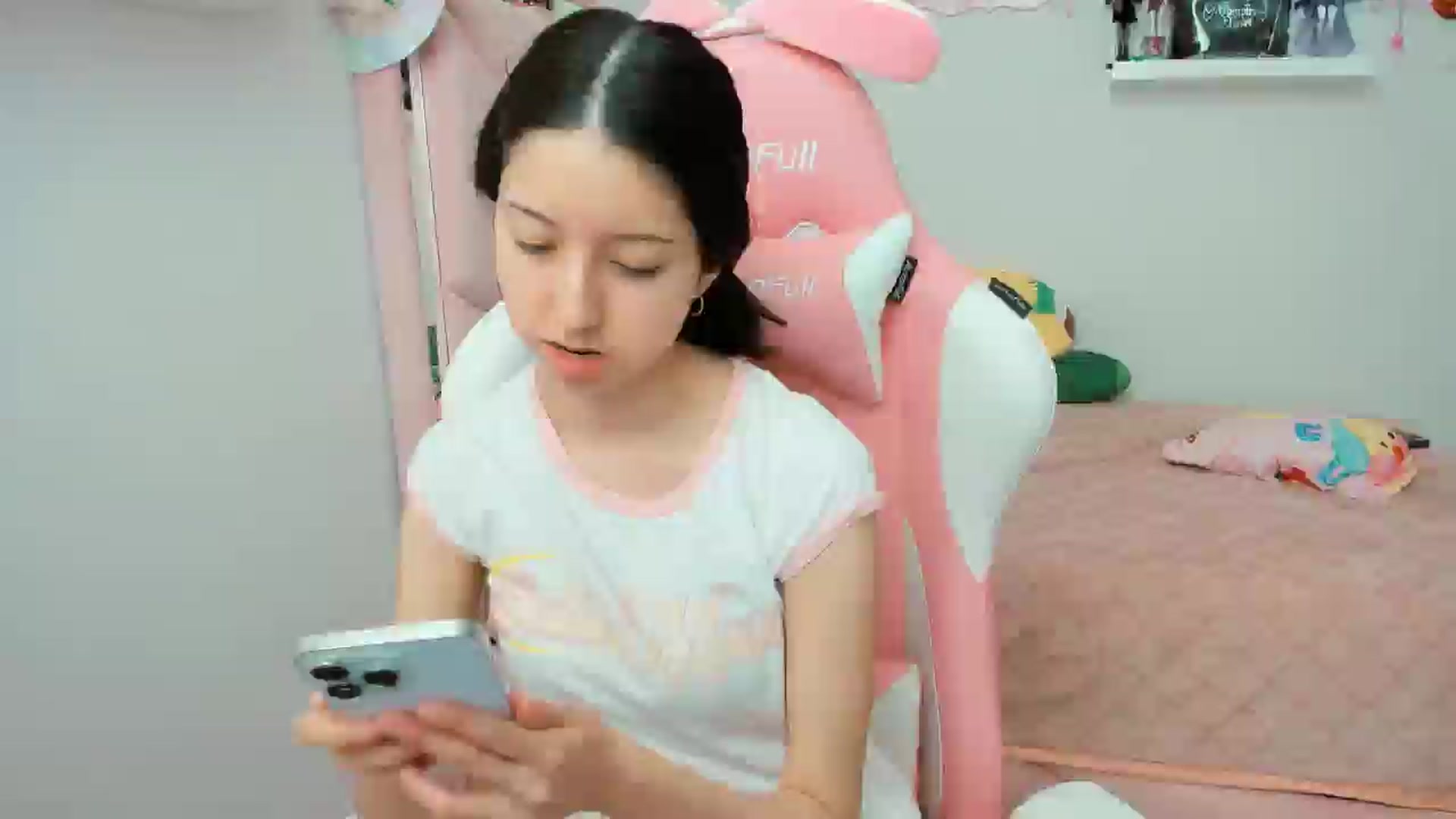 Gallery image thumbnail from Cherrycute666's myfreecams stream on, 11/12/2024, 20:41 image 16 of 20