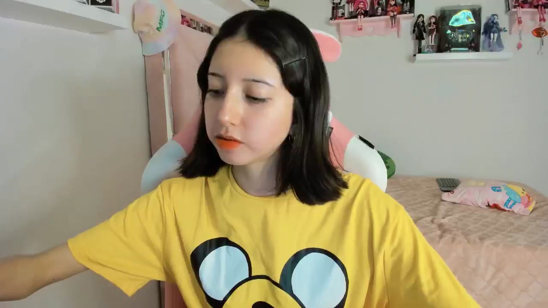 Gallery image thumbnail from Cherrycute666's myfreecams stream on, 11/13/2024, 05:28 image 3 of 20