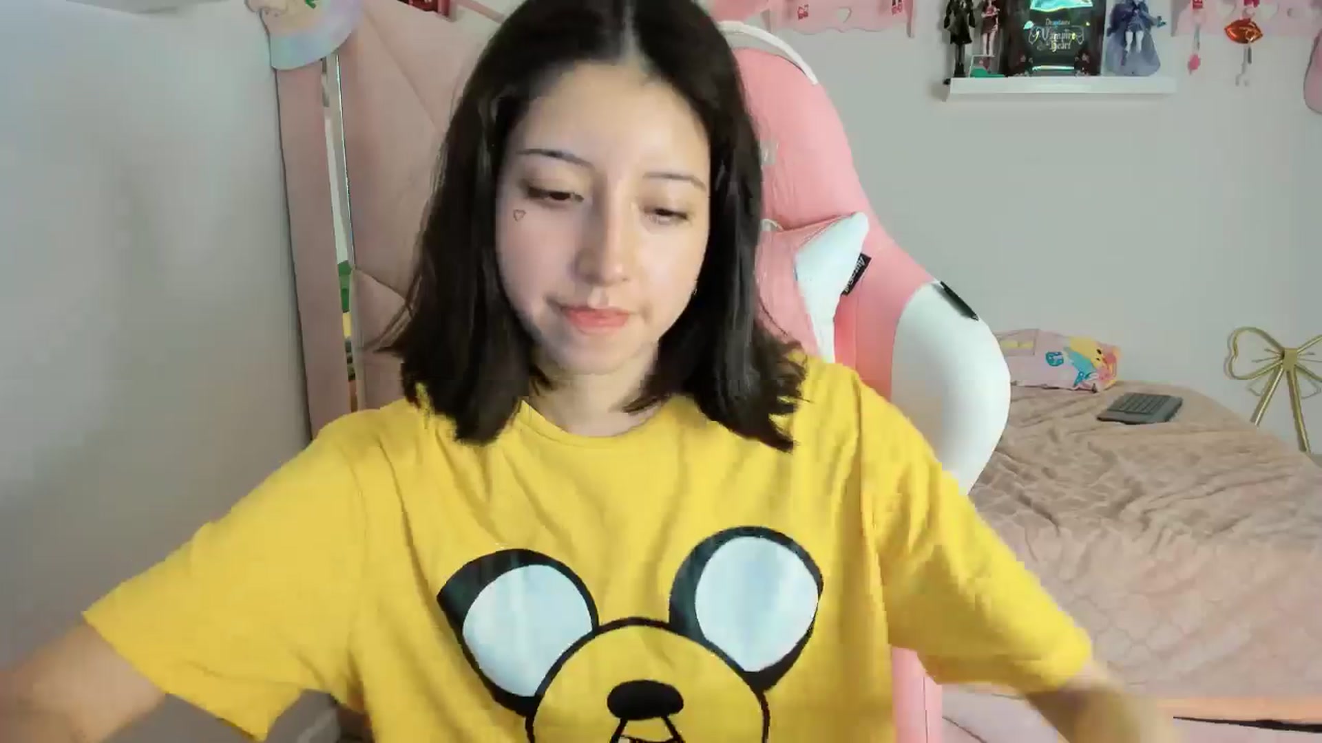 Gallery image thumbnail from Cherrycute666's myfreecams stream on, 11/13/2024, 08:49 image 13 of 20