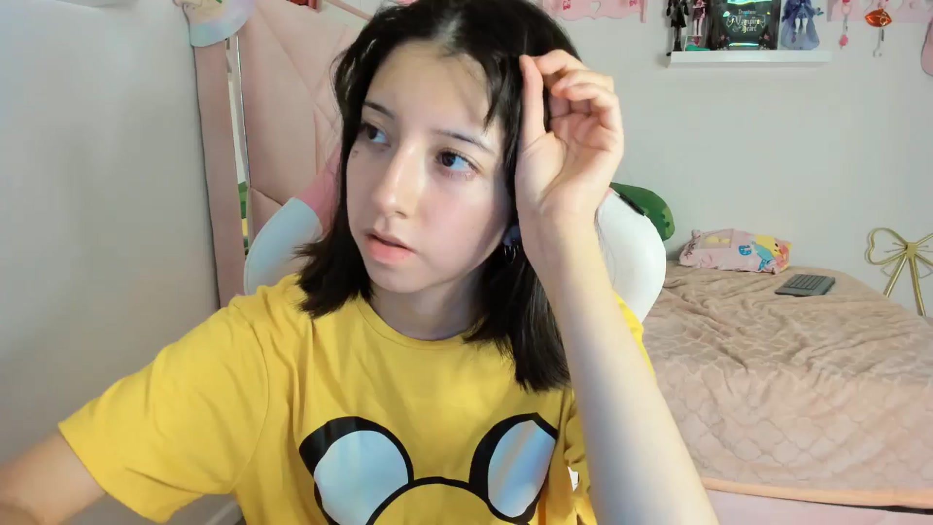 Gallery image thumbnail from Cherrycute666's myfreecams stream on, 11/13/2024, 08:49 image 15 of 20