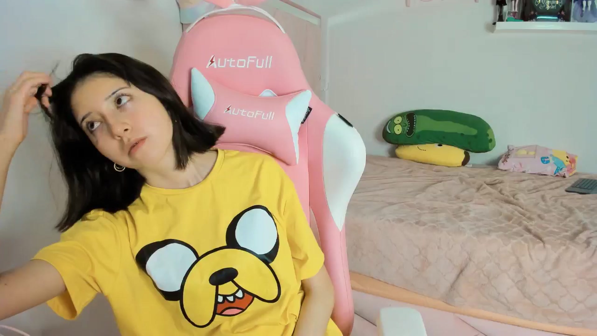 Gallery image thumbnail from Cherrycute666's myfreecams stream on, 11/13/2024, 09:27 image 10 of 20