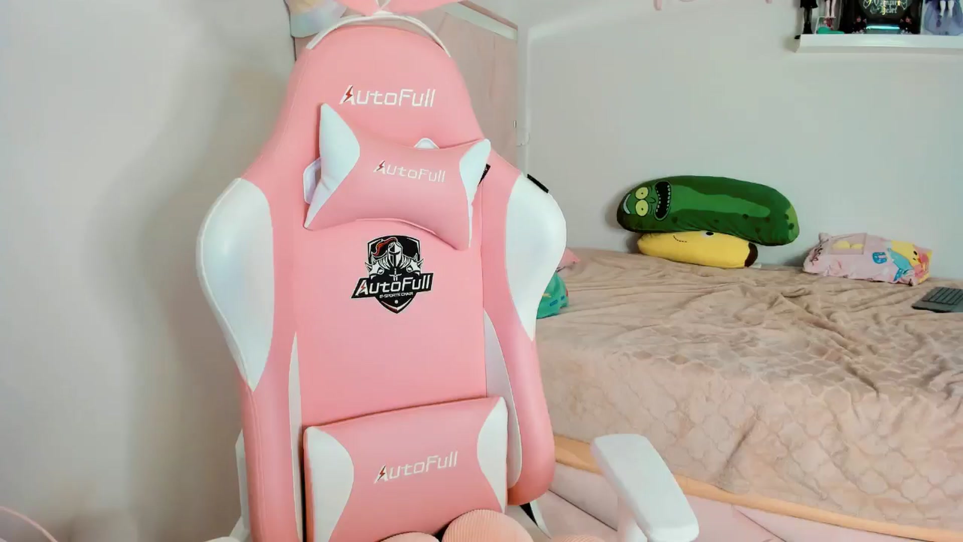 Gallery image thumbnail from Cherrycute666's myfreecams stream on, 11/13/2024, 09:27 image 20 of 20