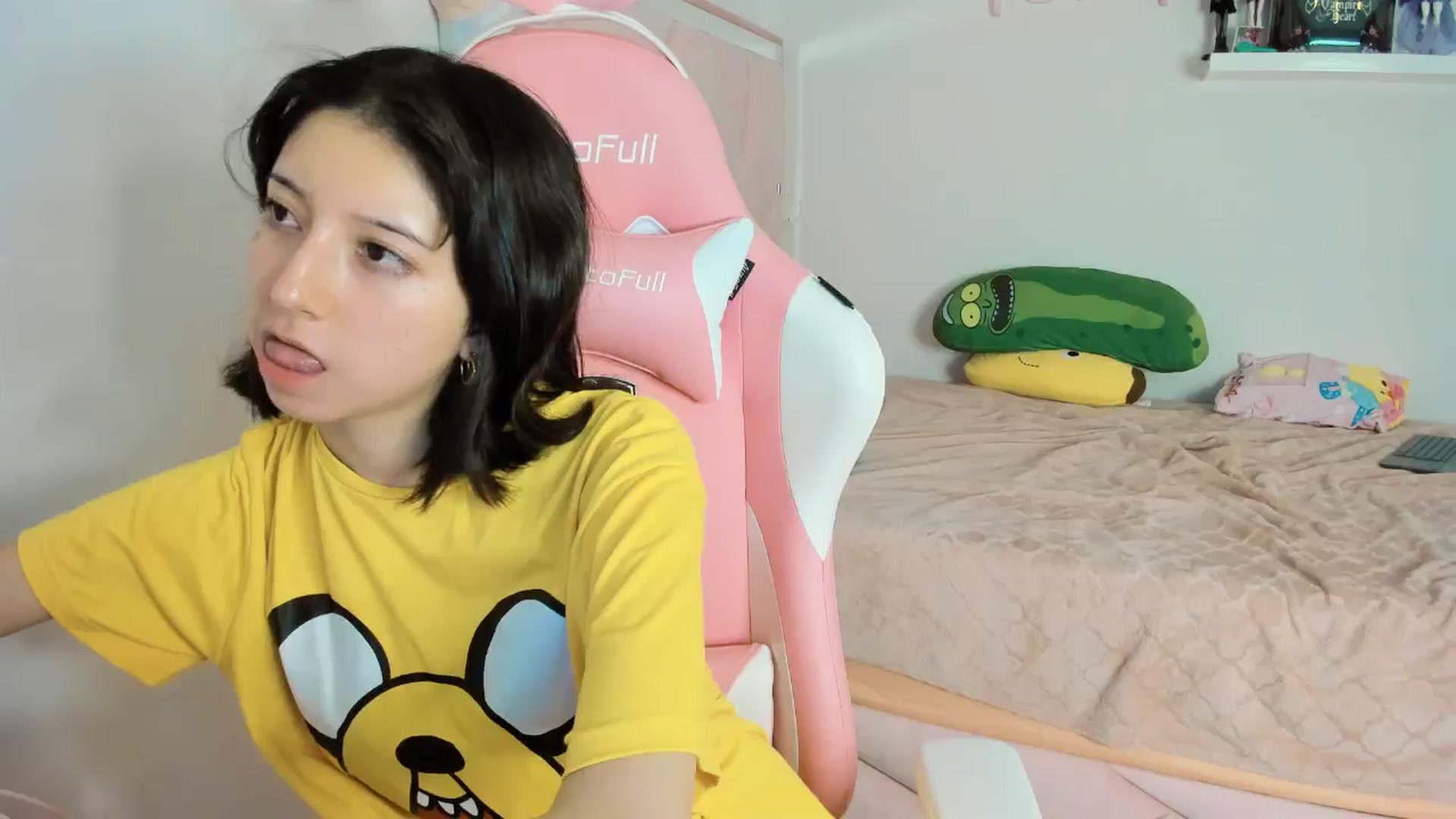 Gallery image thumbnail from Cherrycute666's myfreecams stream on, 11/13/2024, 09:27 image 11 of 20