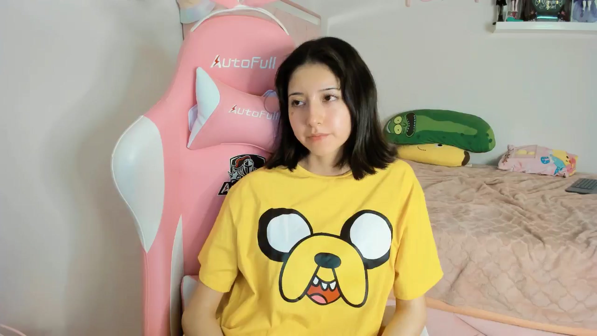 Gallery image thumbnail from Cherrycute666's myfreecams stream on, 11/13/2024, 09:27 image 12 of 20