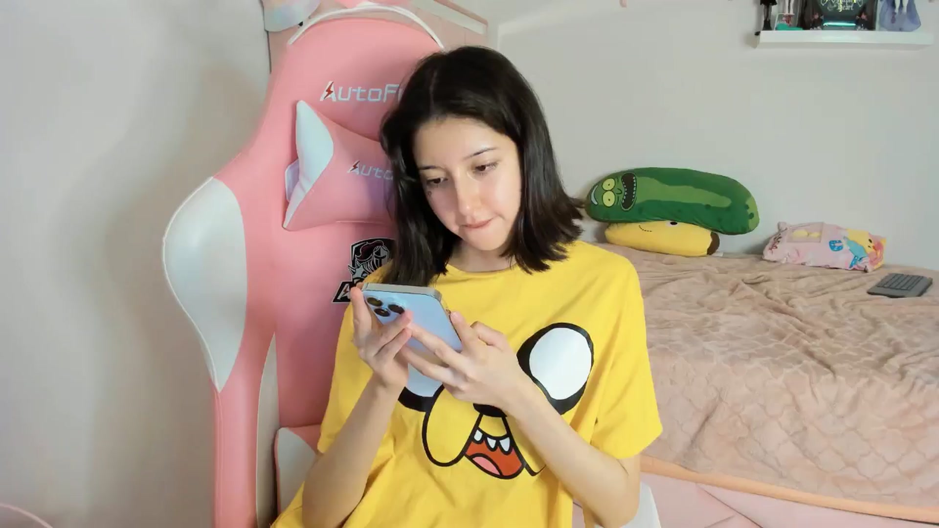 Gallery image thumbnail from Cherrycute666's myfreecams stream on, 11/13/2024, 09:27 image 6 of 20
