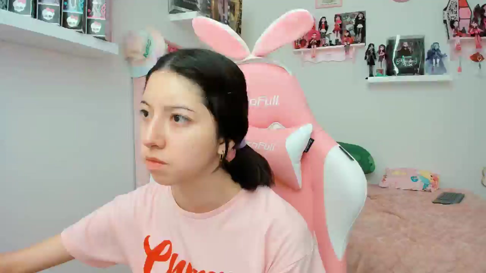 Gallery image thumbnail from Cherrycute666's myfreecams stream on, 11/13/2024, 21:12 image 3 of 20