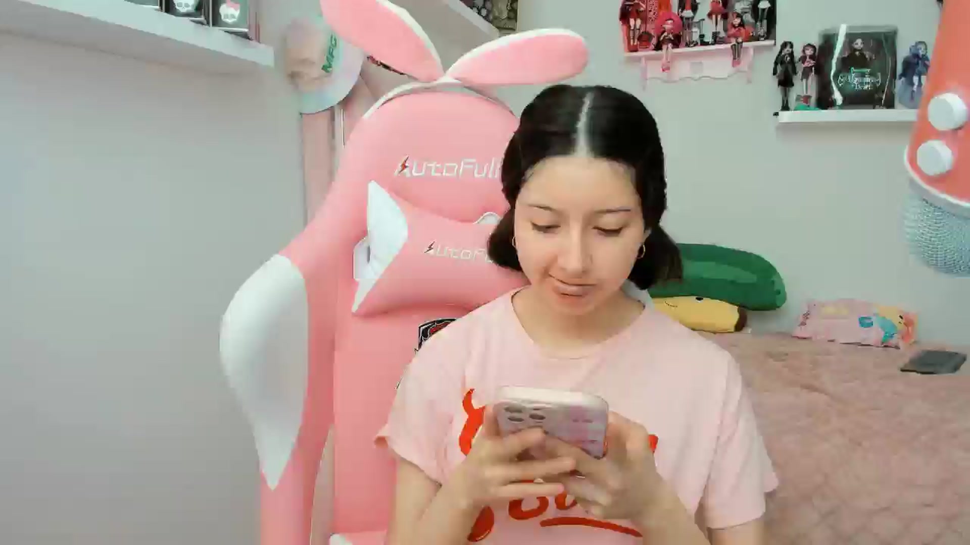 Gallery image thumbnail from Cherrycute666's myfreecams stream on, 11/13/2024, 21:56 image 4 of 20