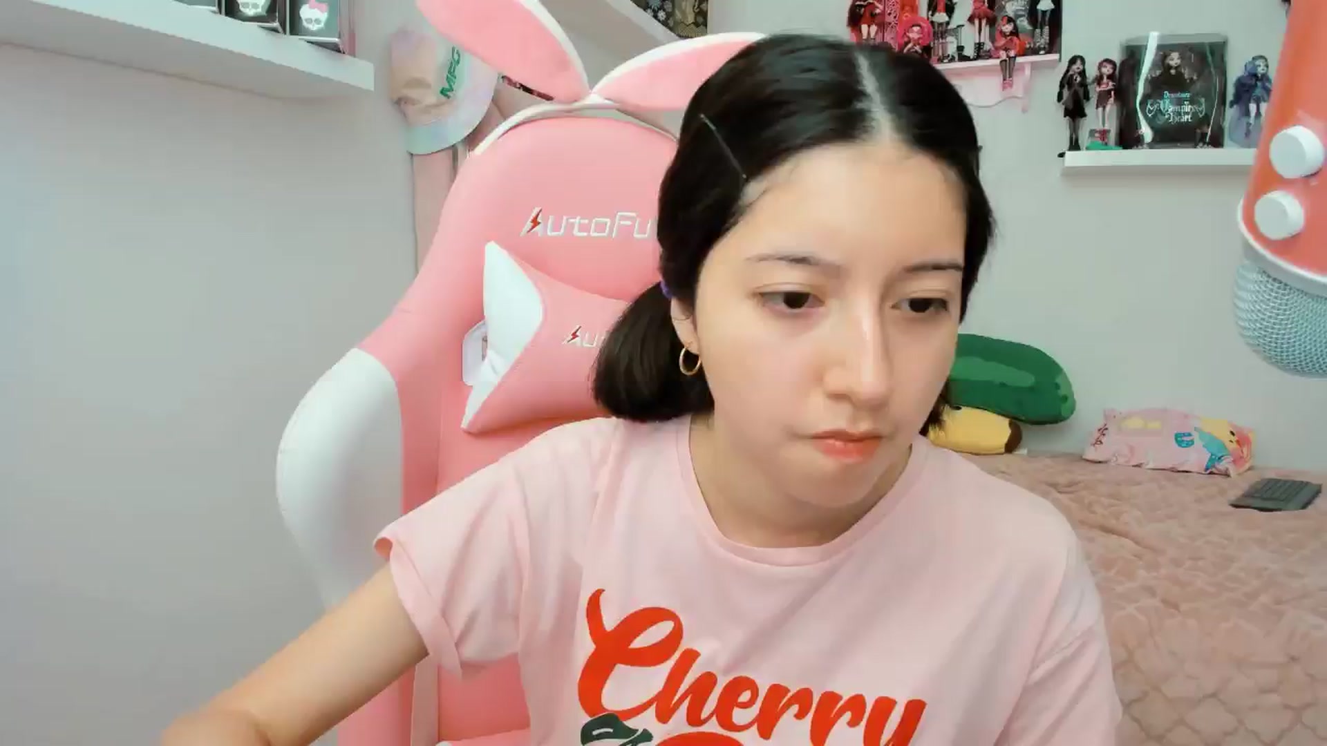 Gallery image thumbnail from Cherrycute666's myfreecams stream on, 11/13/2024, 21:56 image 6 of 20