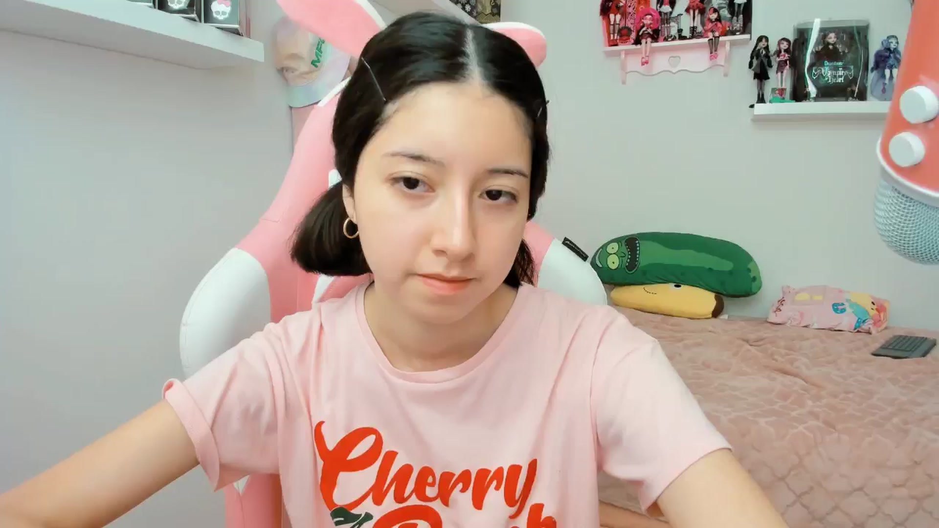 Gallery image thumbnail from Cherrycute666's myfreecams stream on, 11/13/2024, 21:56 image 1 of 20