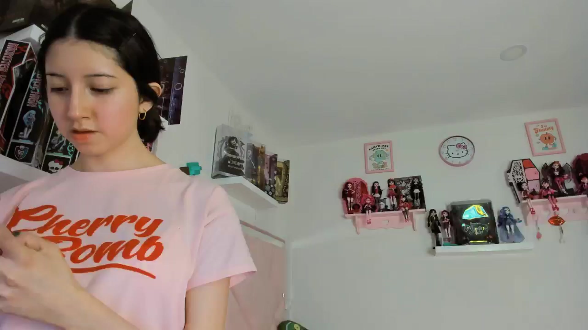 Gallery image thumbnail from Cherrycute666's myfreecams stream on, 11/14/2024, 05:32 image 20 of 20