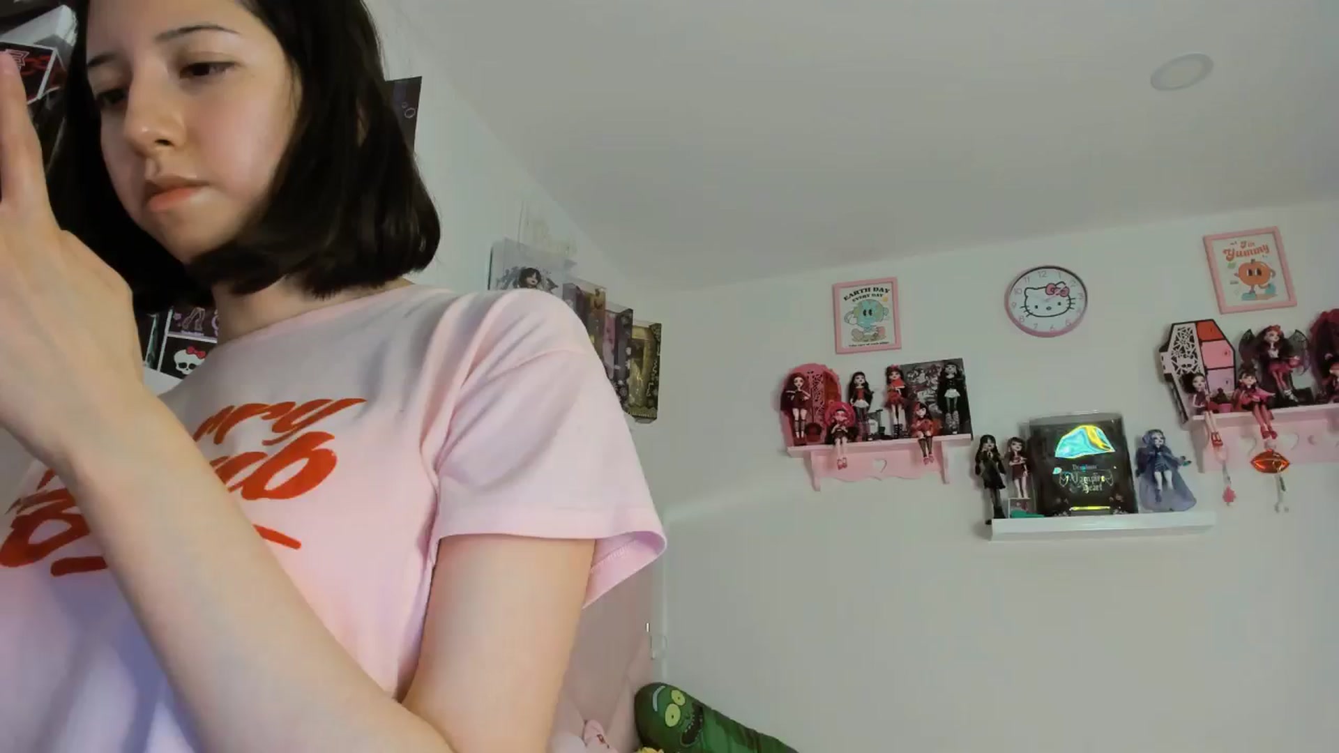 Gallery image thumbnail from Cherrycute666's myfreecams stream on, 11/14/2024, 05:32 image 10 of 20