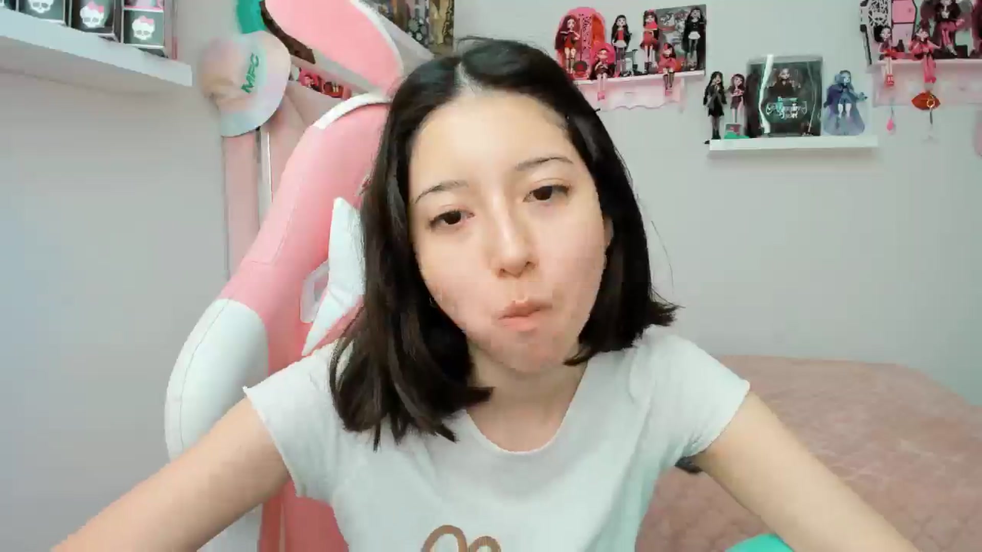 Gallery image thumbnail from Cherrycute666's myfreecams stream on, 11/14/2024, 20:24 image 11 of 20