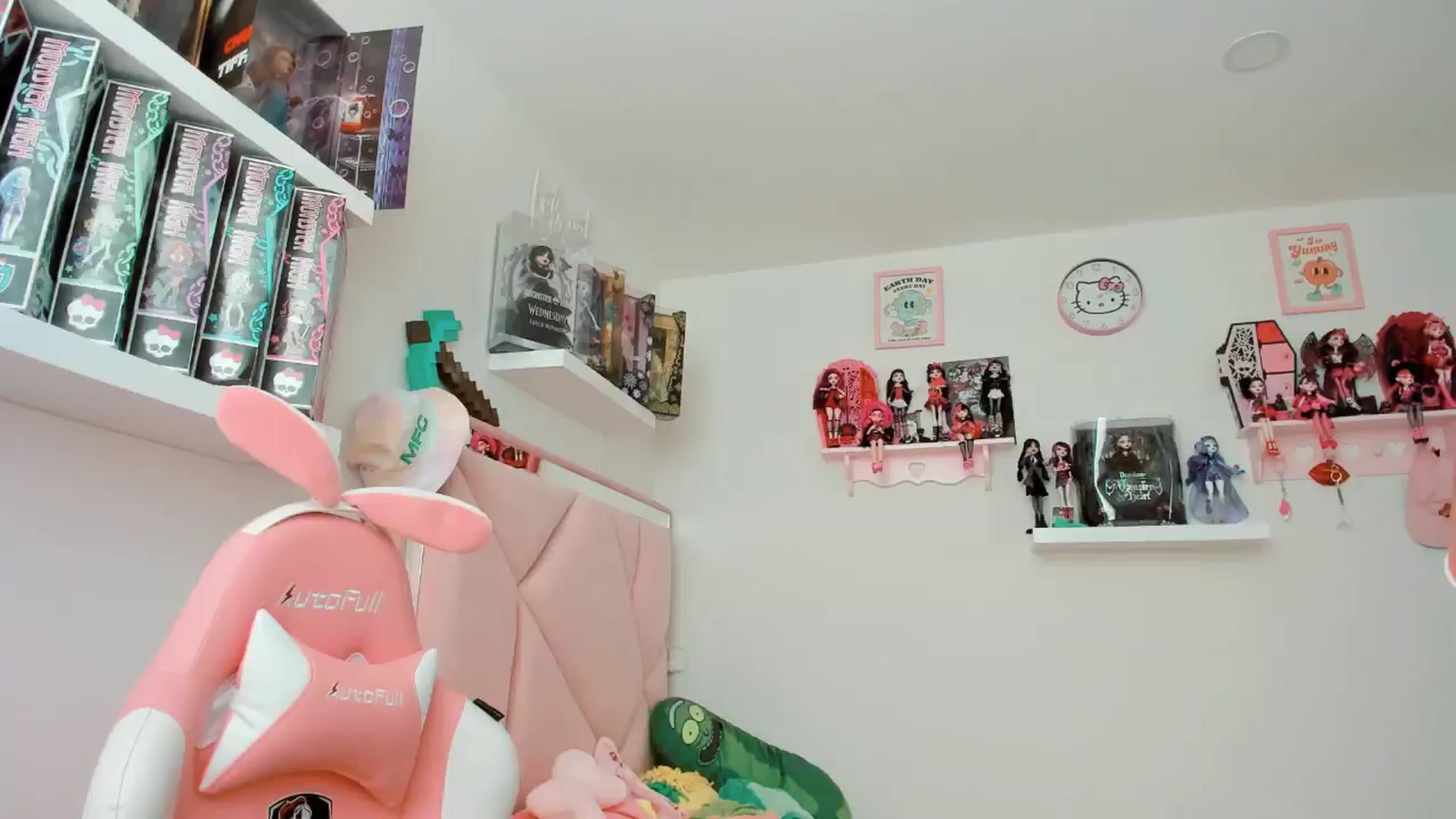 Gallery image thumbnail from Cherrycute666's myfreecams stream on, 11/14/2024, 20:24 image 13 of 20