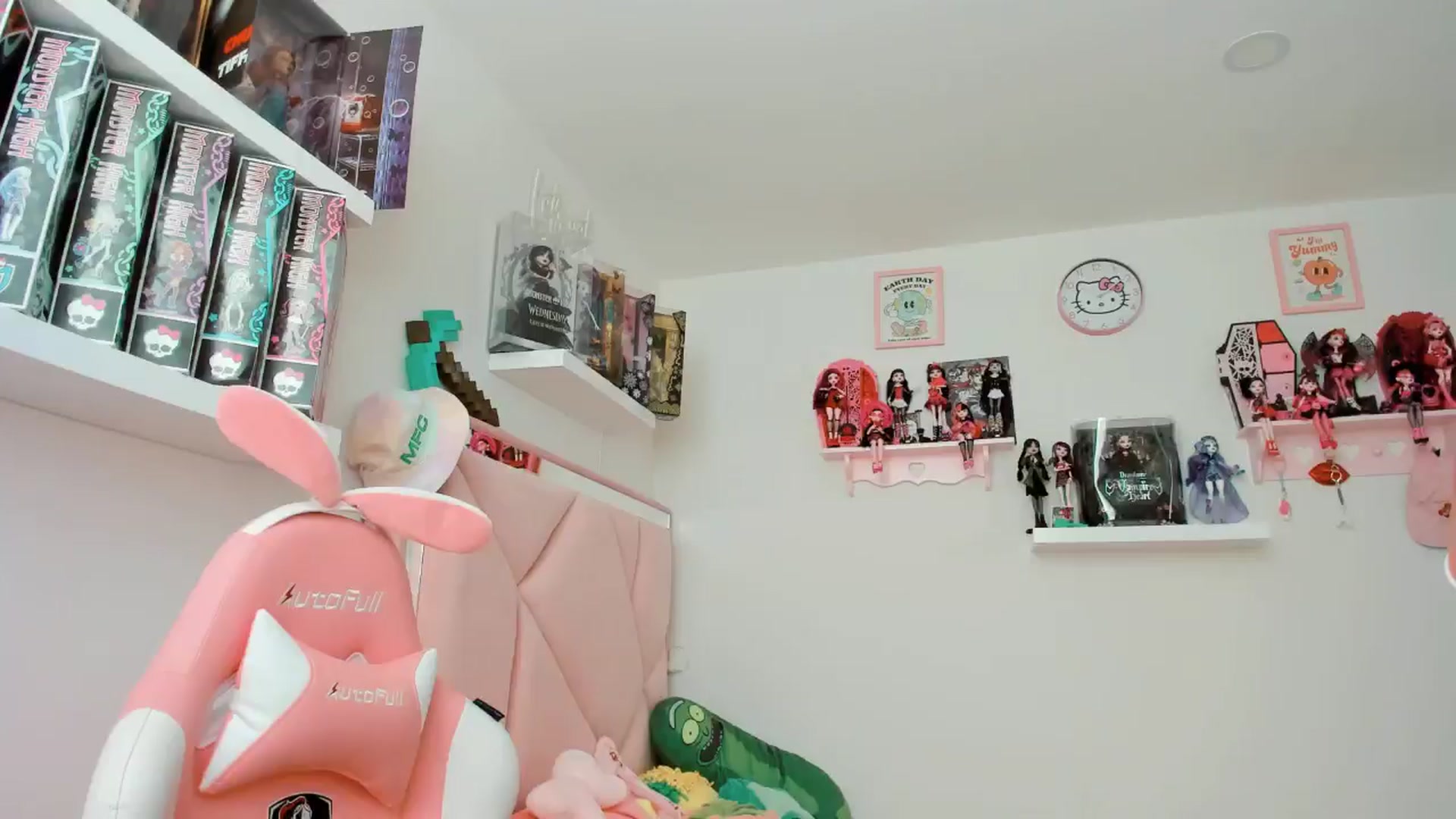 Gallery image thumbnail from Cherrycute666's myfreecams stream on, 11/14/2024, 20:24 image 12 of 20