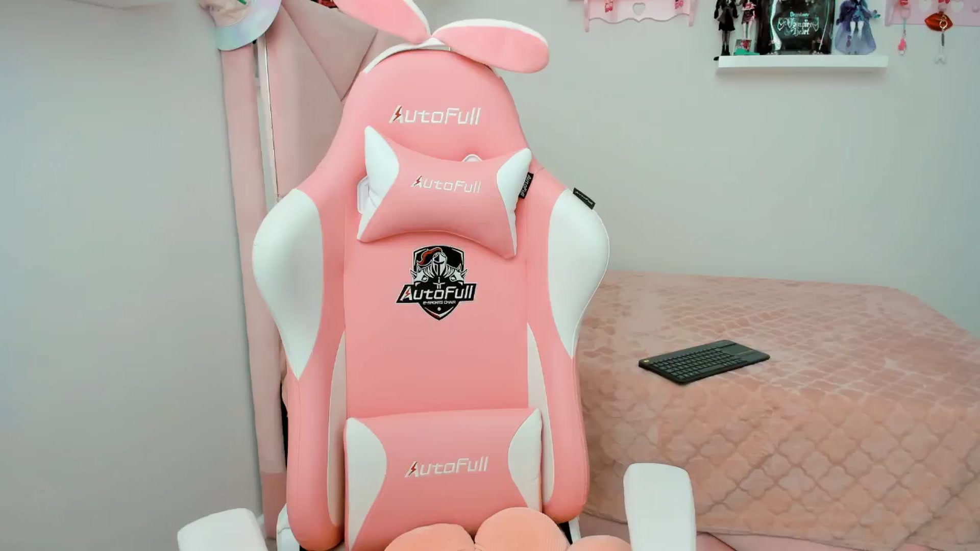 Gallery image thumbnail from Cherrycute666's myfreecams stream on, 11/14/2024, 22:38 image 3 of 20