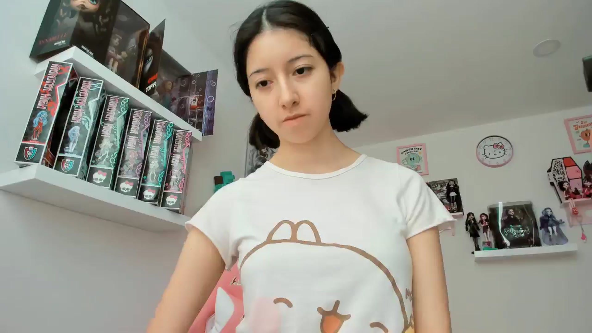 Gallery image thumbnail from Cherrycute666's myfreecams stream on, 11/14/2024, 22:38 image 11 of 20