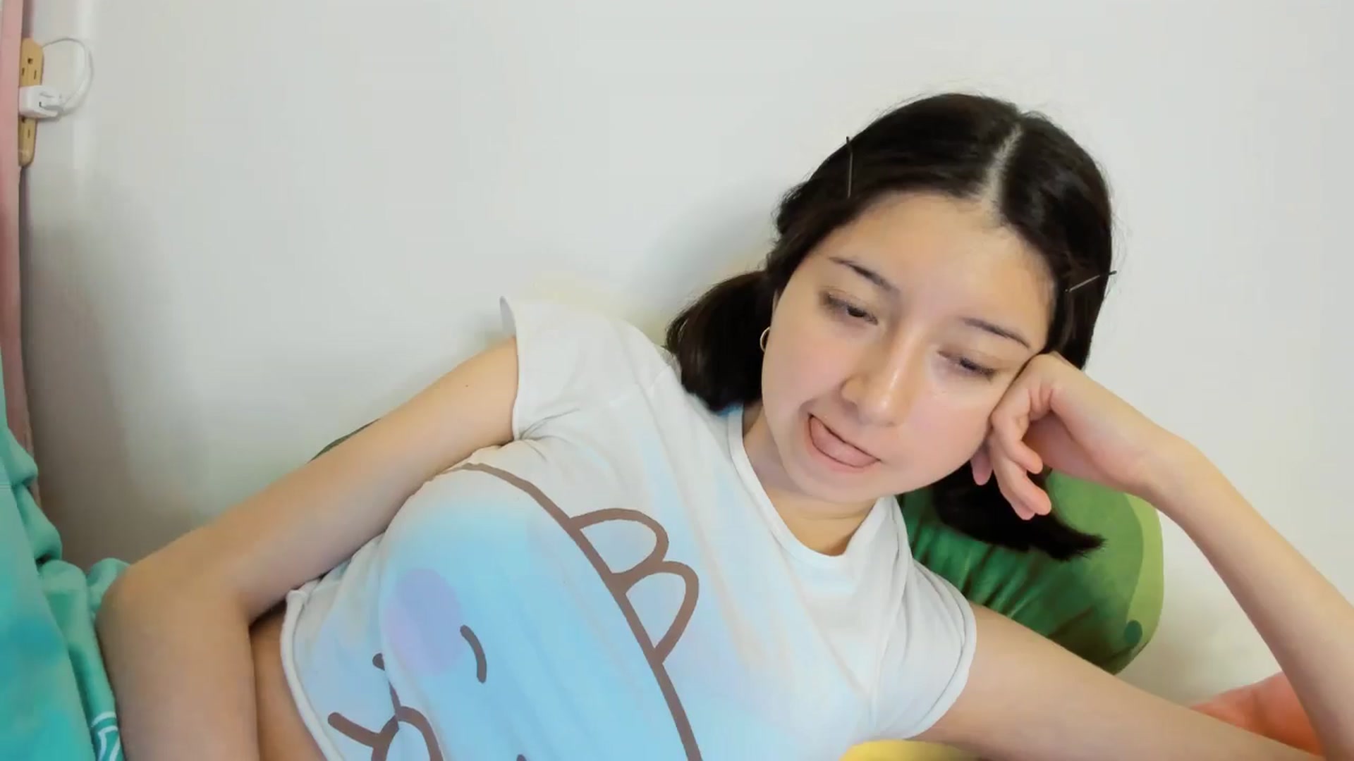 Gallery image thumbnail from Cherrycute666's myfreecams stream on, 11/15/2024, 09:21 image 11 of 20