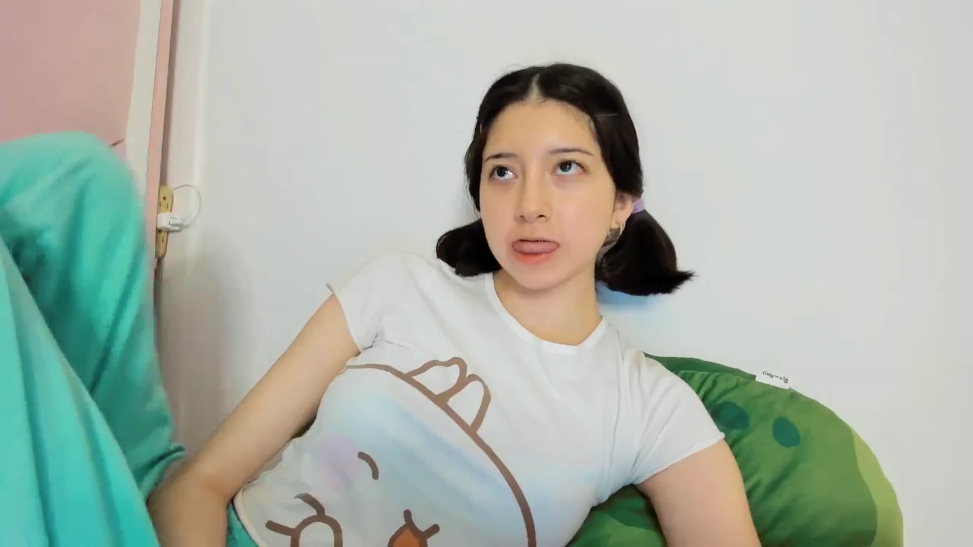 Gallery image thumbnail from Cherrycute666's myfreecams stream on, 11/15/2024, 09:21 image 7 of 20