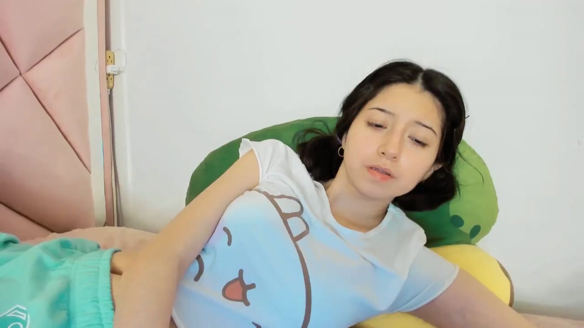 Gallery image thumbnail from Cherrycute666's myfreecams stream on, 11/15/2024, 09:33 image 9 of 20