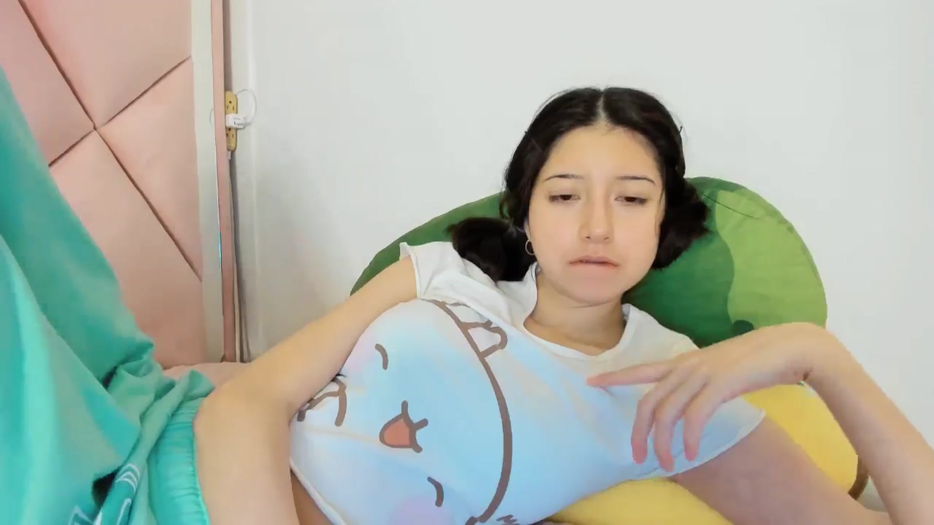 Gallery image thumbnail from Cherrycute666's myfreecams stream on, 11/15/2024, 09:33 image 4 of 20