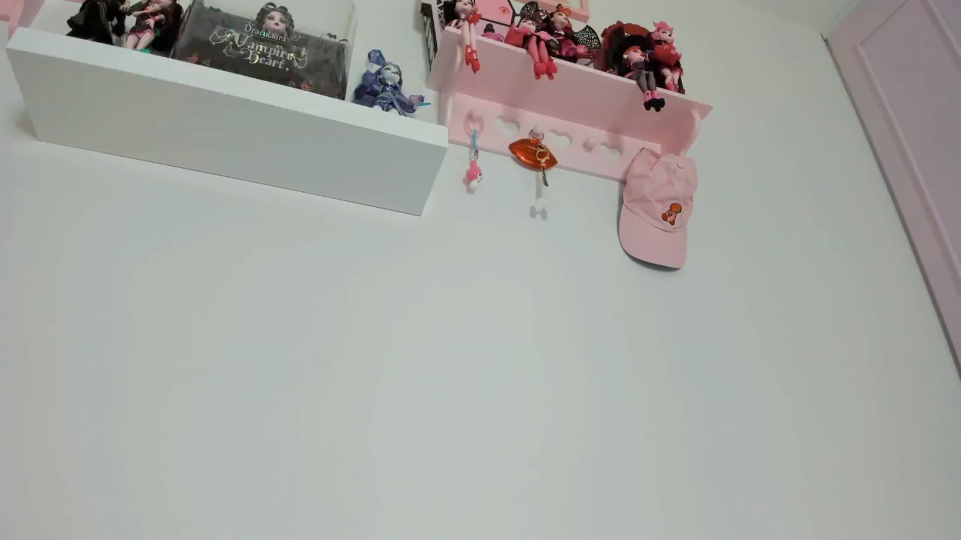 Gallery image thumbnail from Cherrycute666's myfreecams stream on, 11/16/2024, 09:07 image 20 of 20