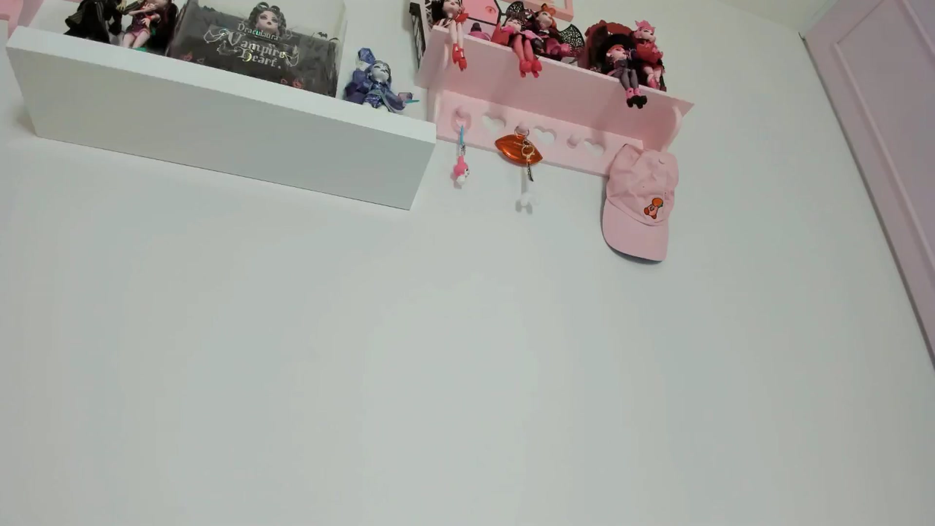 Gallery image thumbnail from Cherrycute666's myfreecams stream on, 11/16/2024, 09:07 image 19 of 20