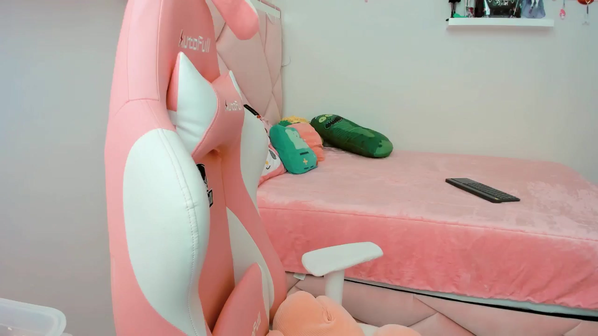 Gallery image thumbnail from Cherrycute666's myfreecams stream on, 11/19/2024, 20:57 image 8 of 20