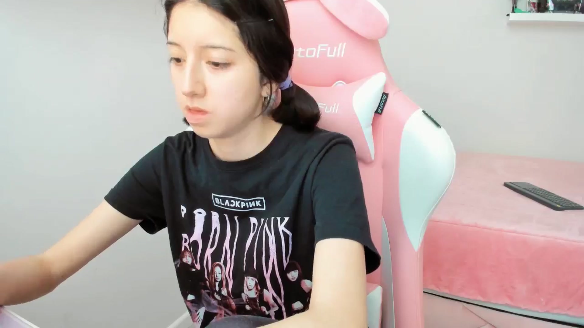 Gallery image thumbnail from Cherrycute666's myfreecams stream on, 11/19/2024, 22:15 image 20 of 20