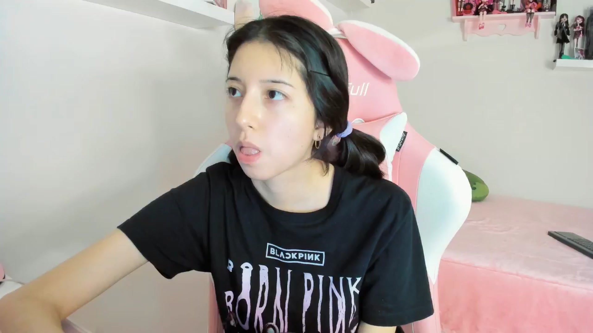 Gallery image thumbnail from Cherrycute666's myfreecams stream on, 11/20/2024, 06:08 image 9 of 20