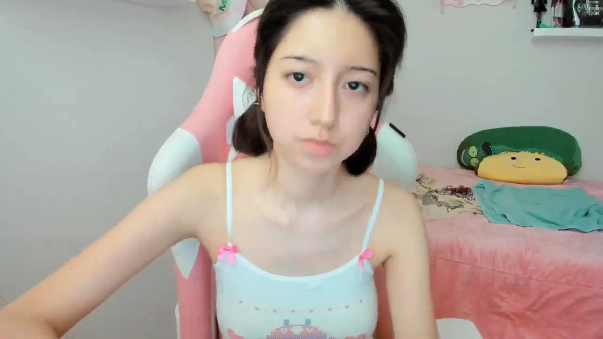 Gallery image thumbnail from Cherrycute666's myfreecams stream on, 11/20/2024, 21:14 image 18 of 20