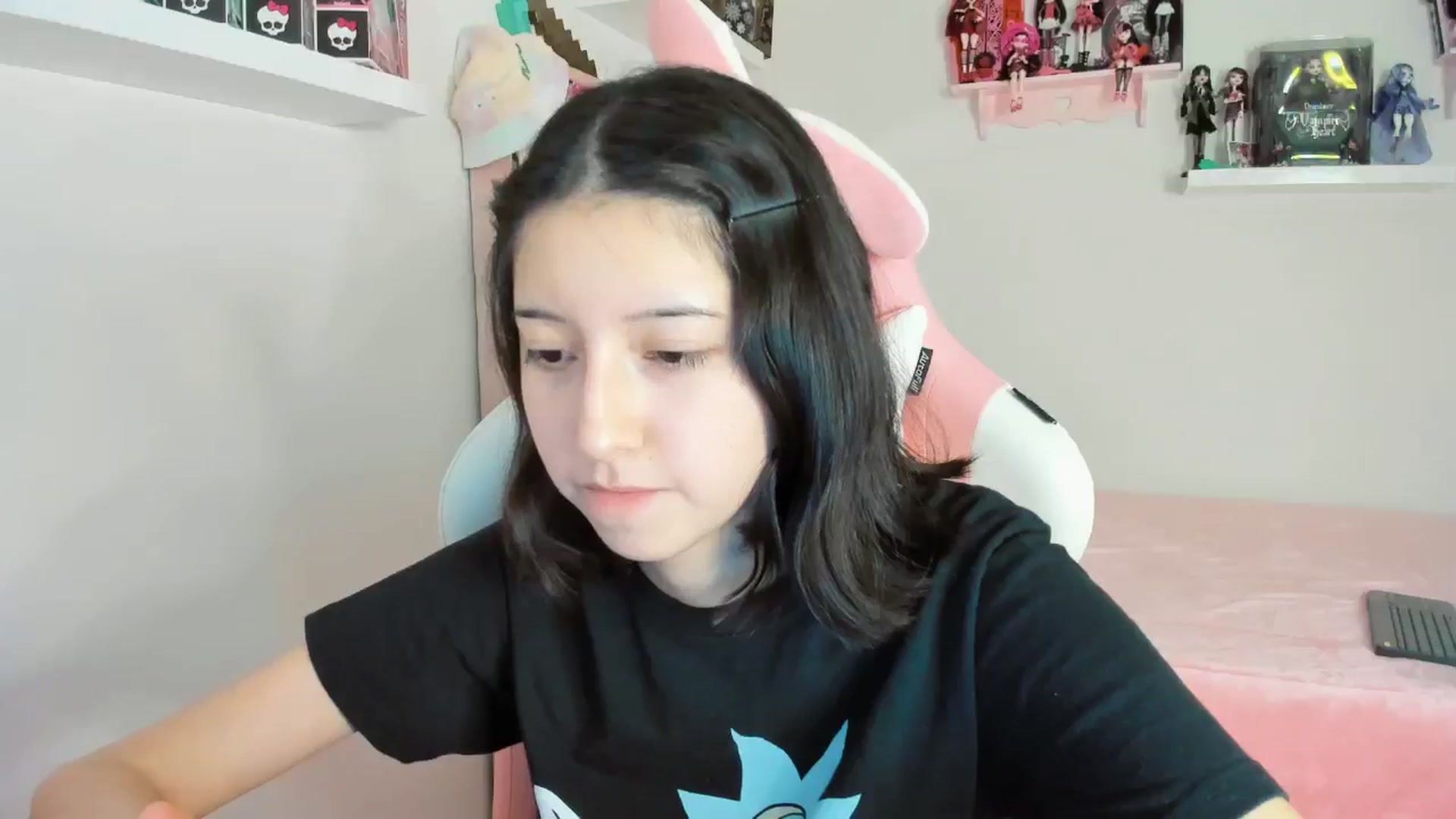 Gallery image thumbnail from Cherrycute666's myfreecams stream on, 11/21/2024, 05:50 image 14 of 20