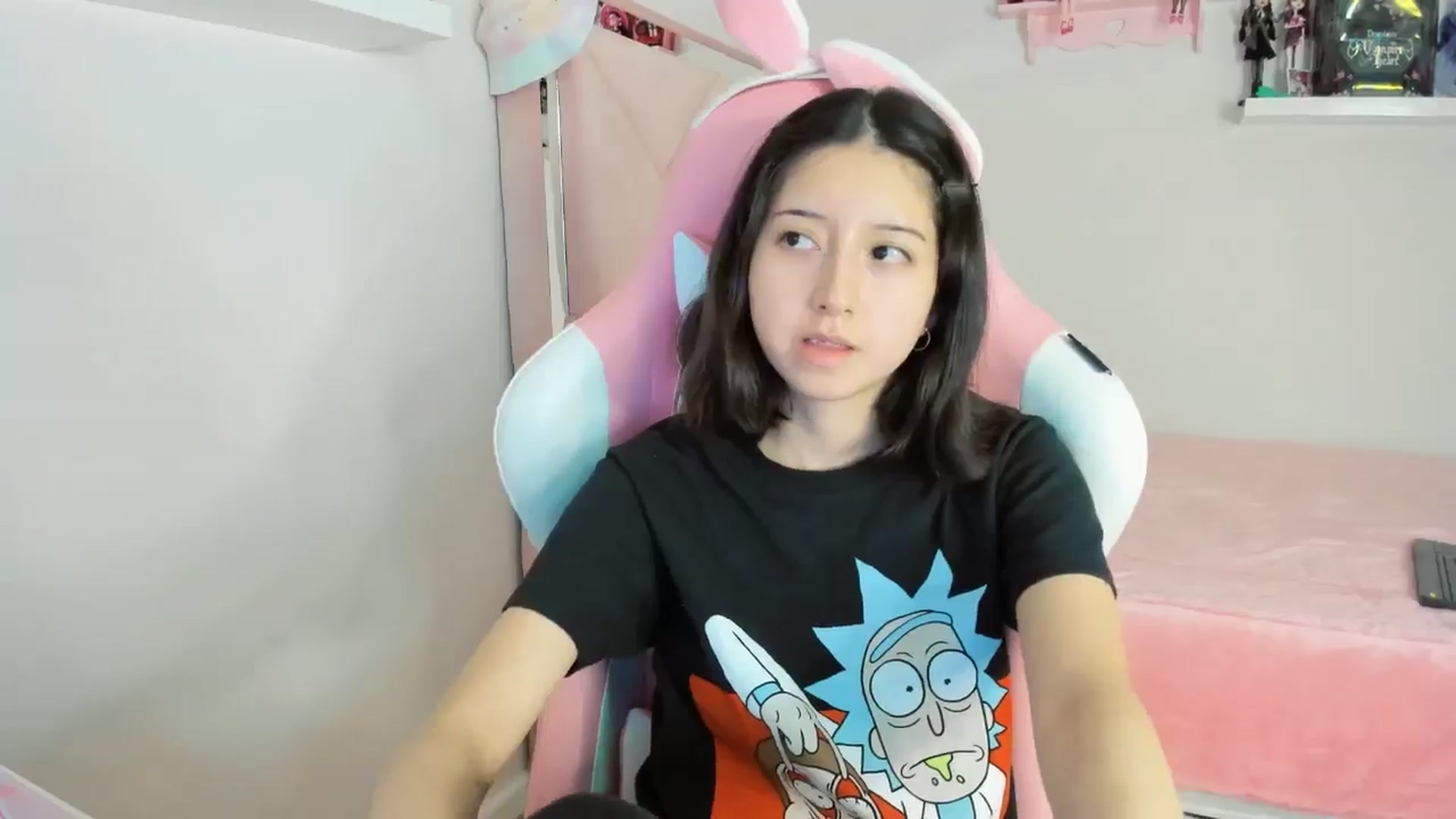 Gallery image thumbnail from Cherrycute666's myfreecams stream on, 11/21/2024, 05:50 image 17 of 20
