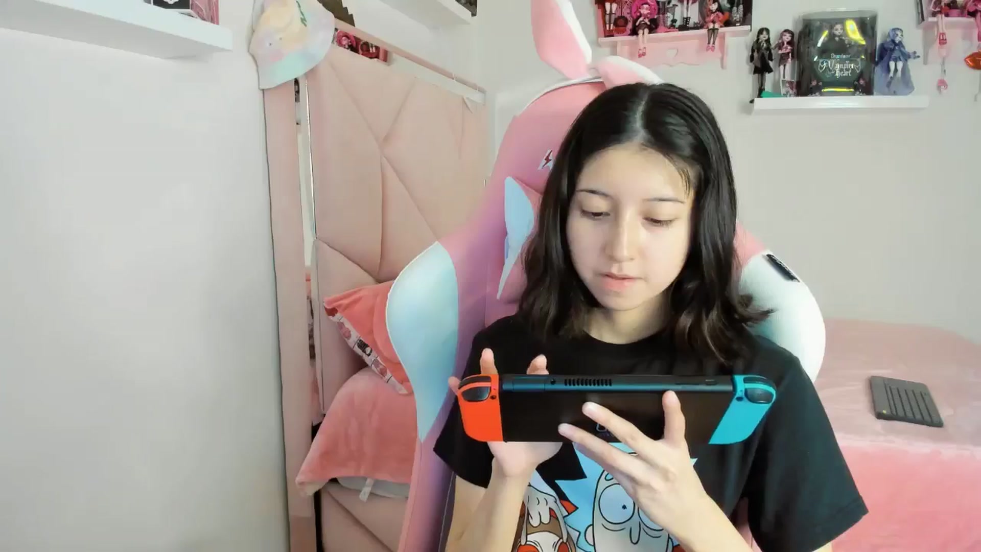 Gallery image thumbnail from Cherrycute666's myfreecams stream on, 11/21/2024, 05:50 image 3 of 20