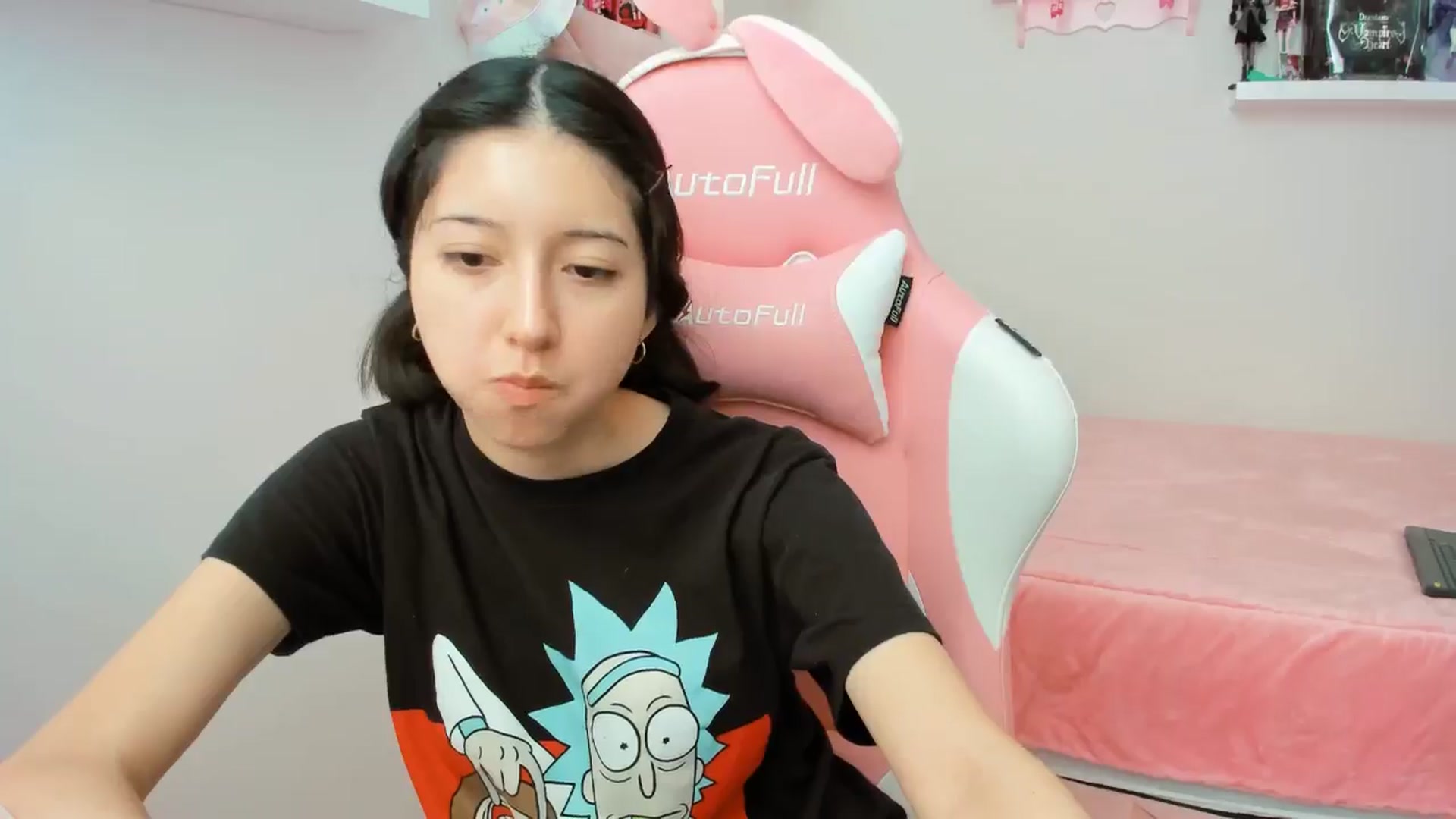 Gallery image thumbnail from Cherrycute666's myfreecams stream on, 11/21/2024, 19:44 image 17 of 20