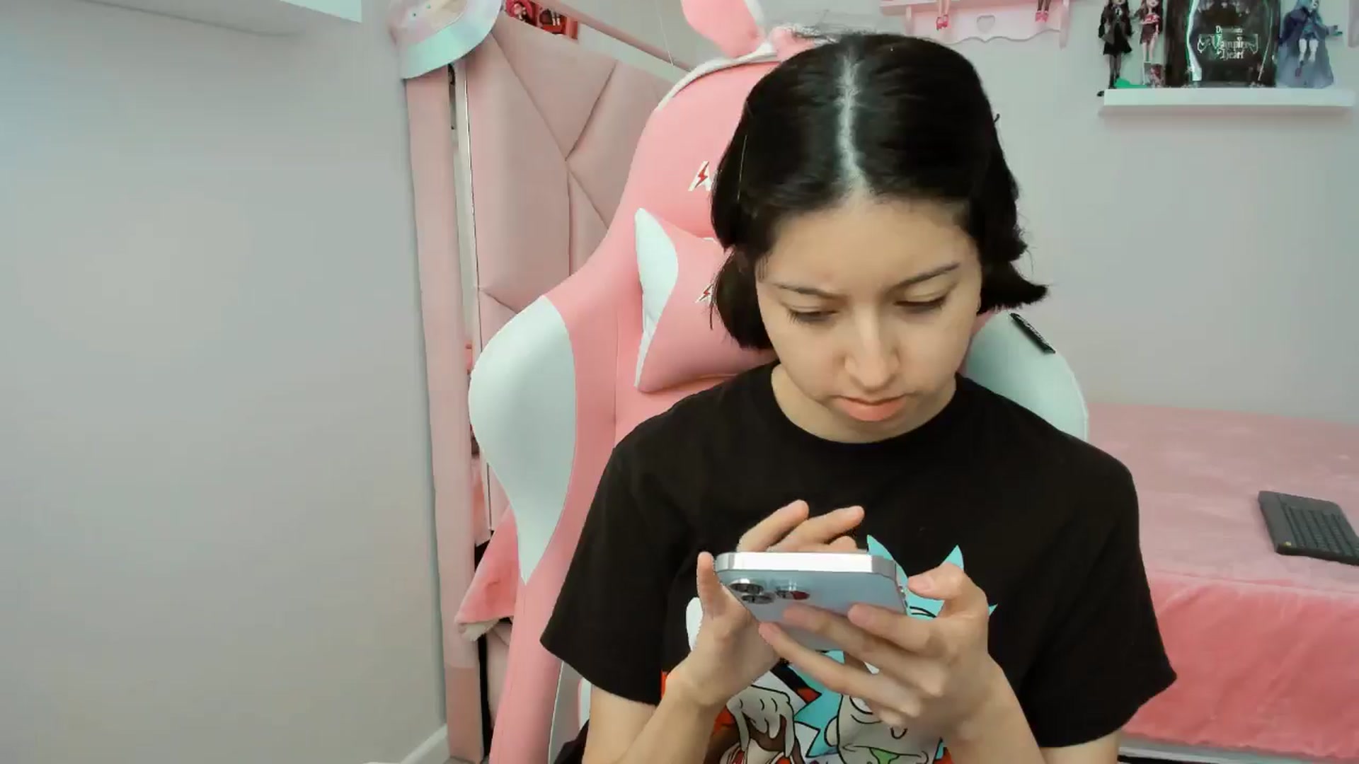 Gallery image thumbnail from Cherrycute666's myfreecams stream on, 11/21/2024, 19:44 image 2 of 20