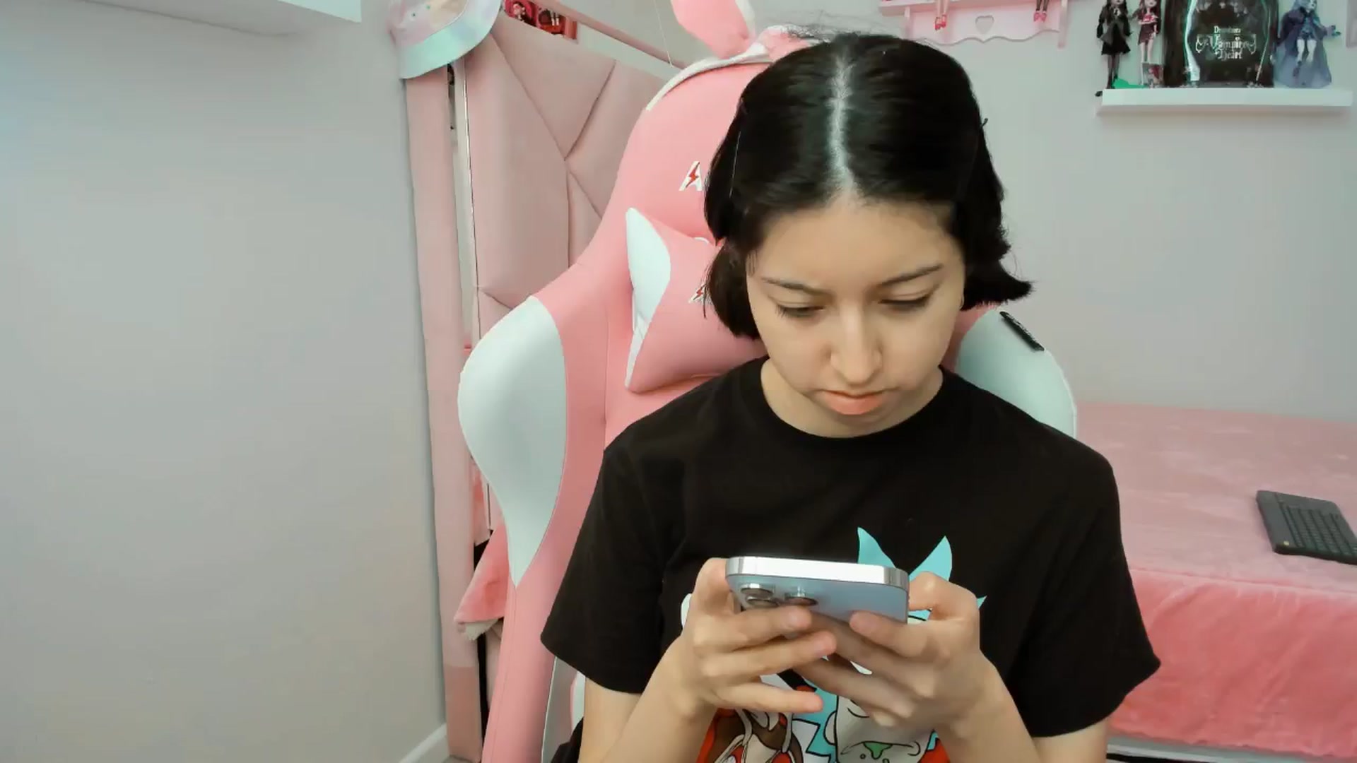 Gallery image thumbnail from Cherrycute666's myfreecams stream on, 11/21/2024, 19:44 image 1 of 20