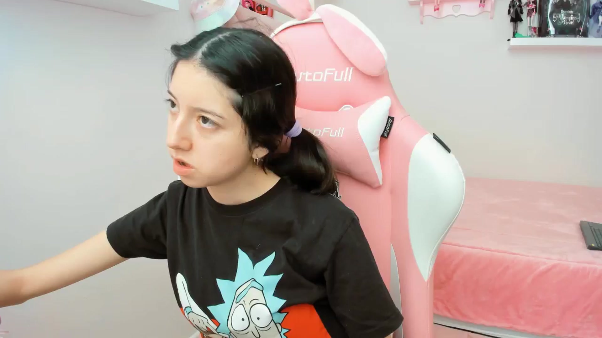 Gallery image thumbnail from Cherrycute666's myfreecams stream on, 11/21/2024, 19:44 image 19 of 20