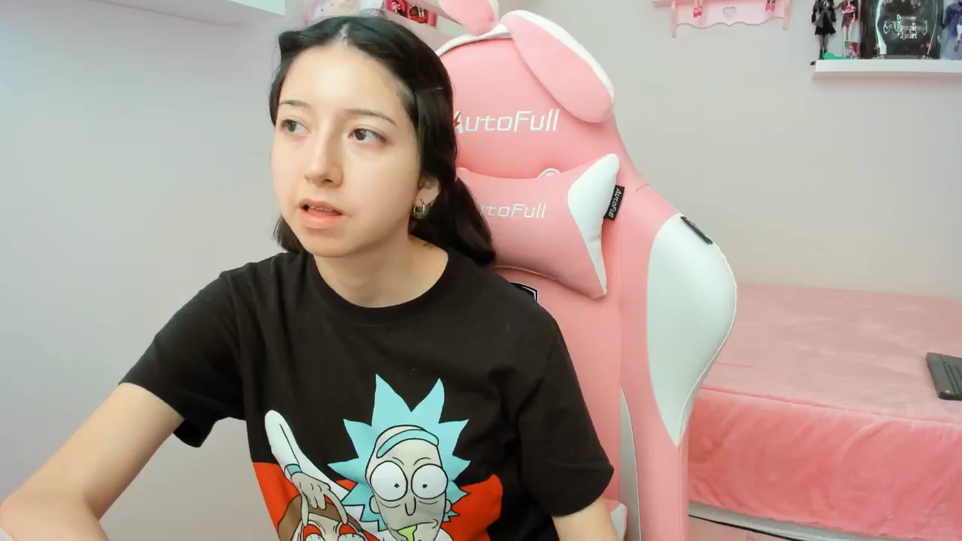Gallery image thumbnail from Cherrycute666's myfreecams stream on, 11/21/2024, 19:44 image 15 of 20